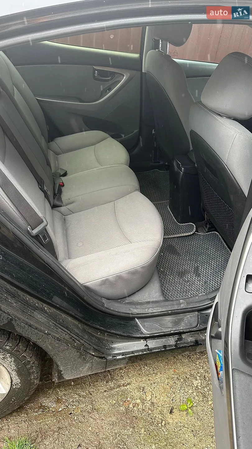 2013 Hyundai Elantra - мініатюра 5
