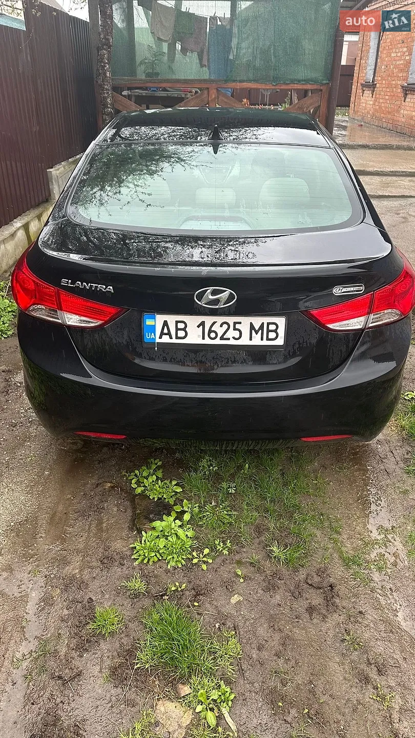 2013 Hyundai Elantra - мініатюра 3