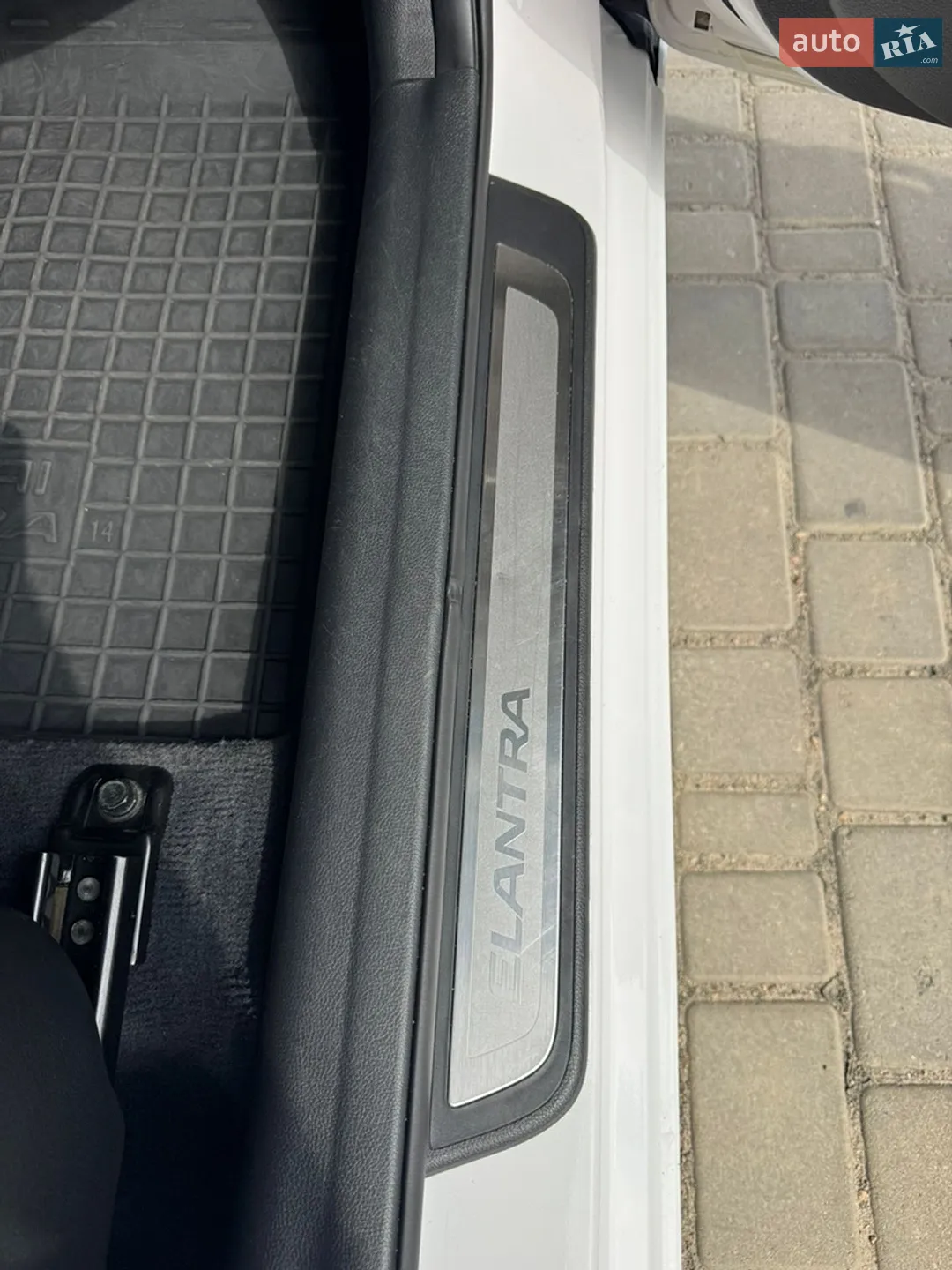 2014 Hyundai Elantra - мініатюра 23