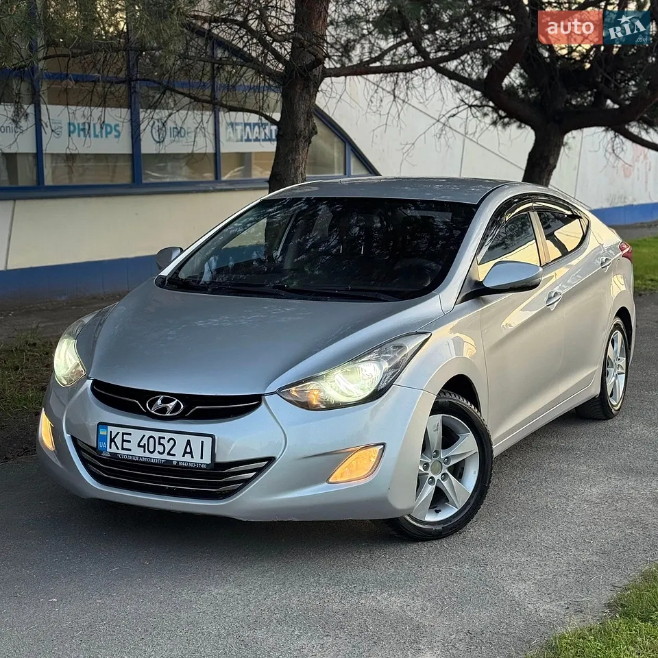 2013 Hyundai Elantra - мініатюра 16
