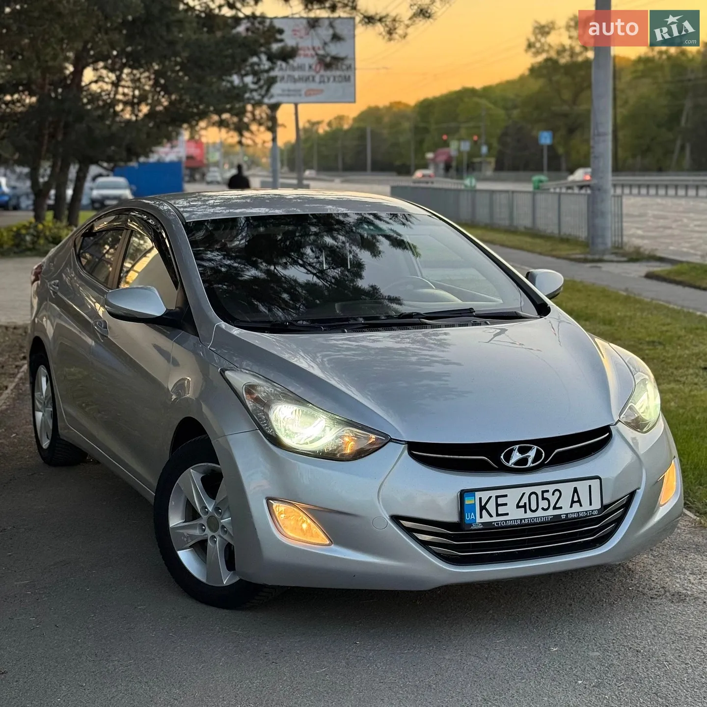 2013 Hyundai Elantra - мініатюра 18