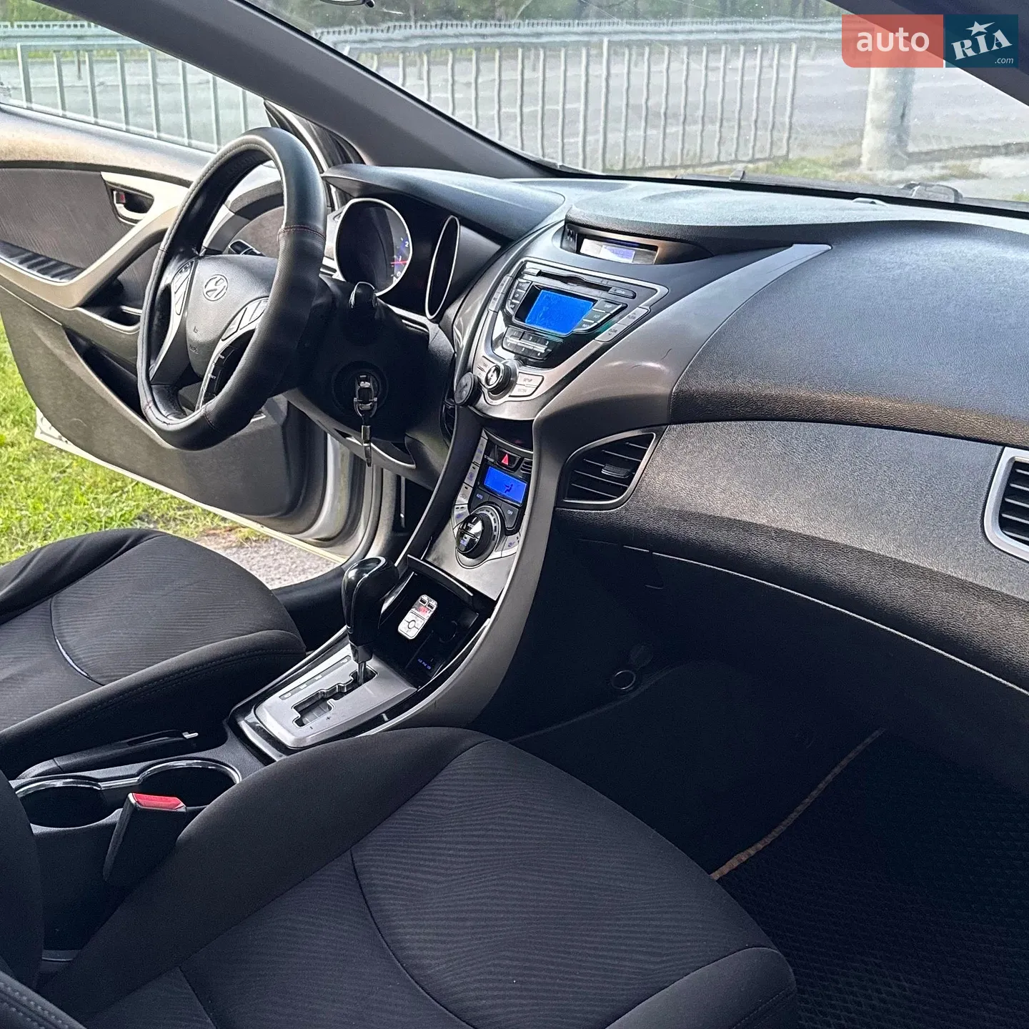 2013 Hyundai Elantra - мініатюра 30