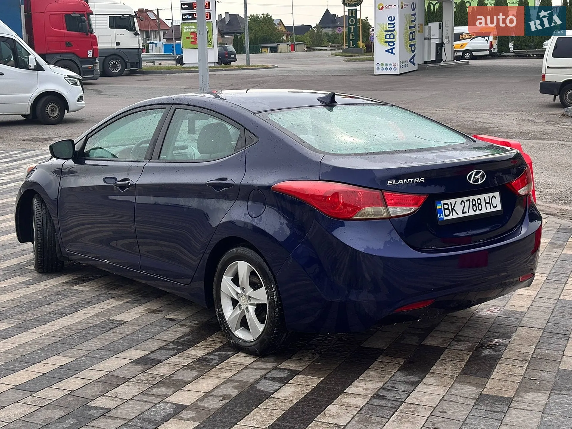 2013 Hyundai Elantra - мініатюра 3