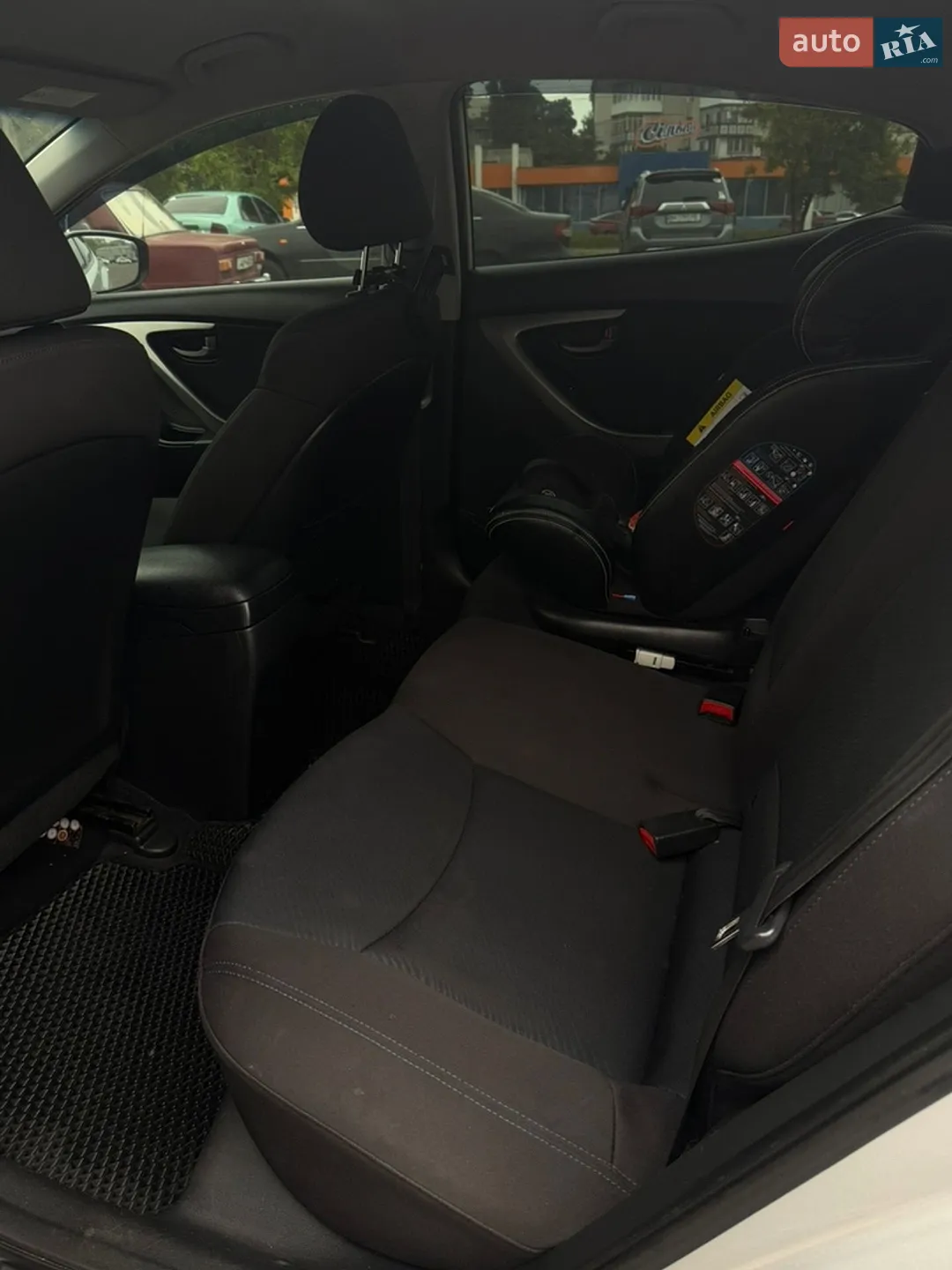 2011 Hyundai Elantra - мініатюра 9