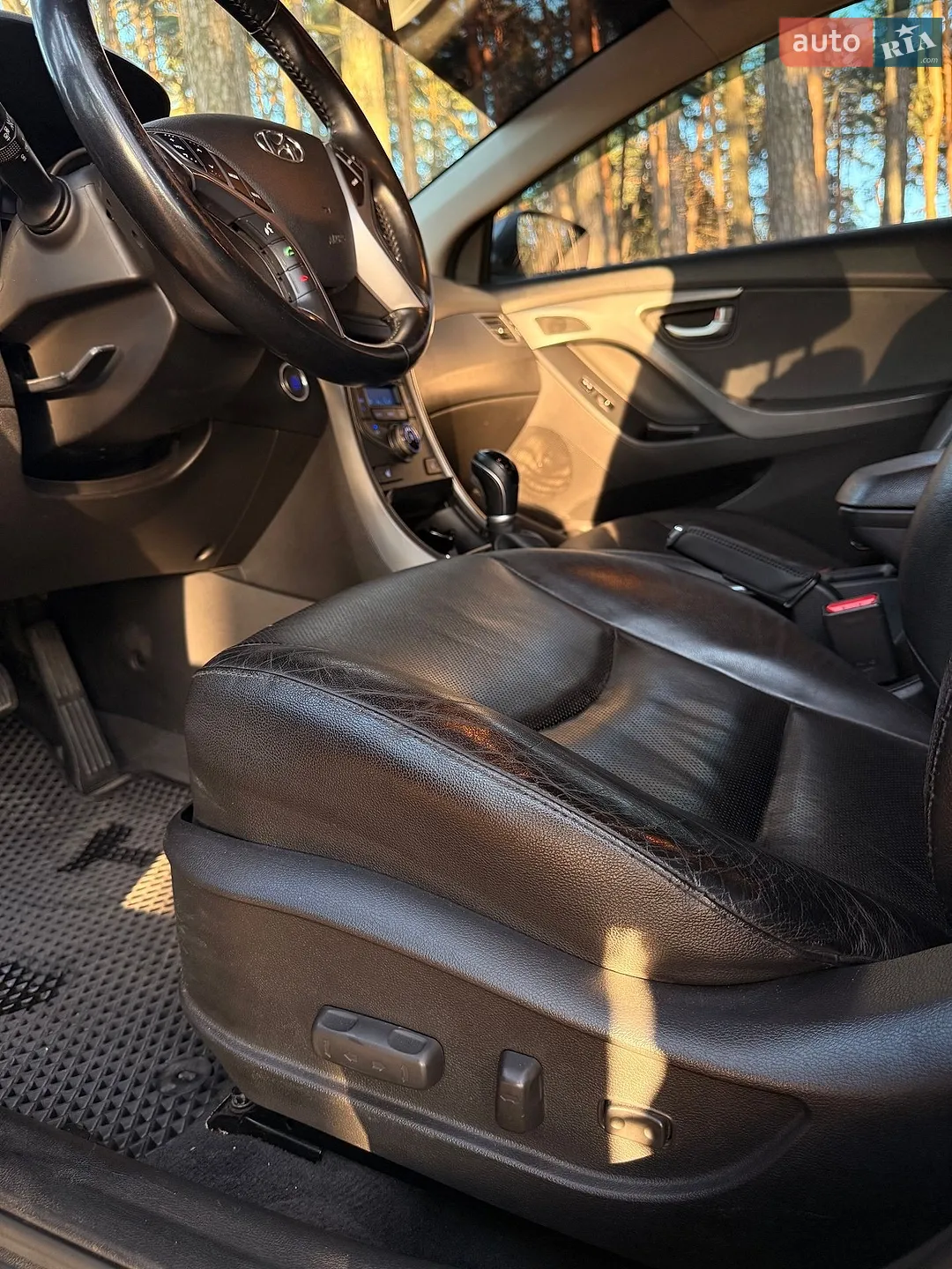 2015 Hyundai Elantra - мініатюра 20