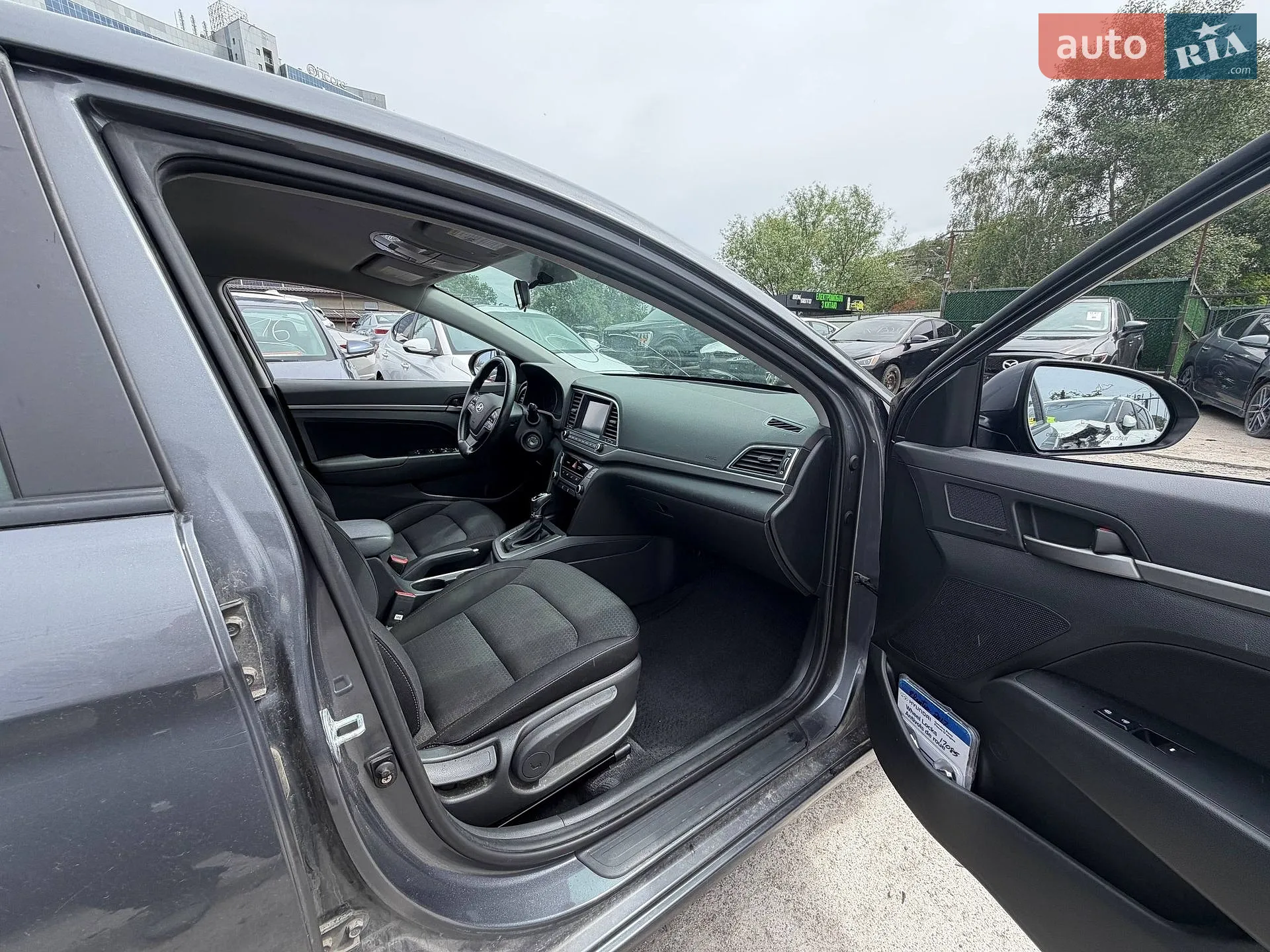 2016 Hyundai Elantra - мініатюра 28
