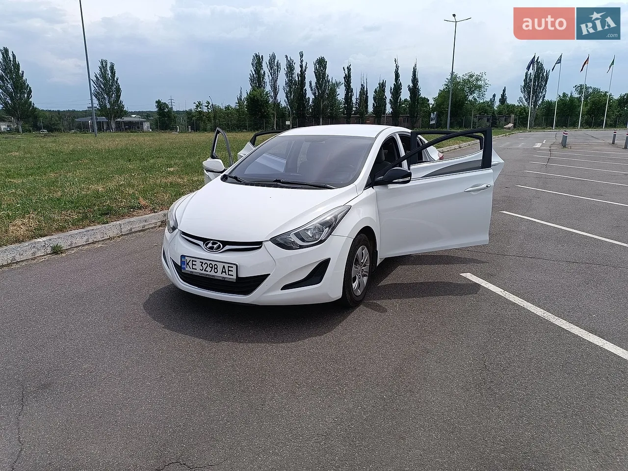 2015 Hyundai Elantra - мініатюра 10