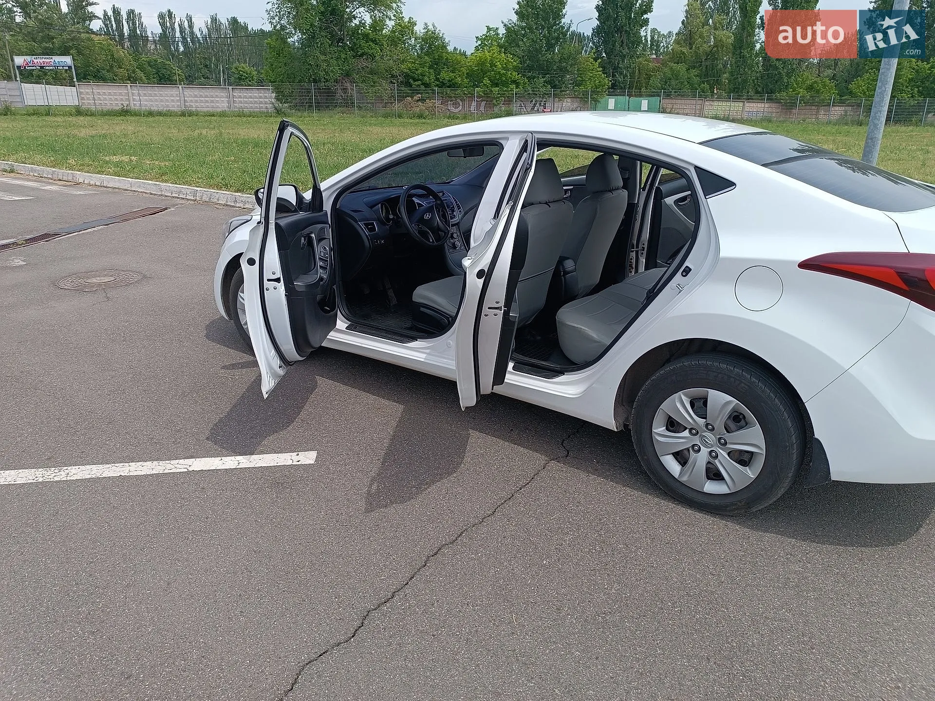 2014 Hyundai Elantra - мініатюра 3