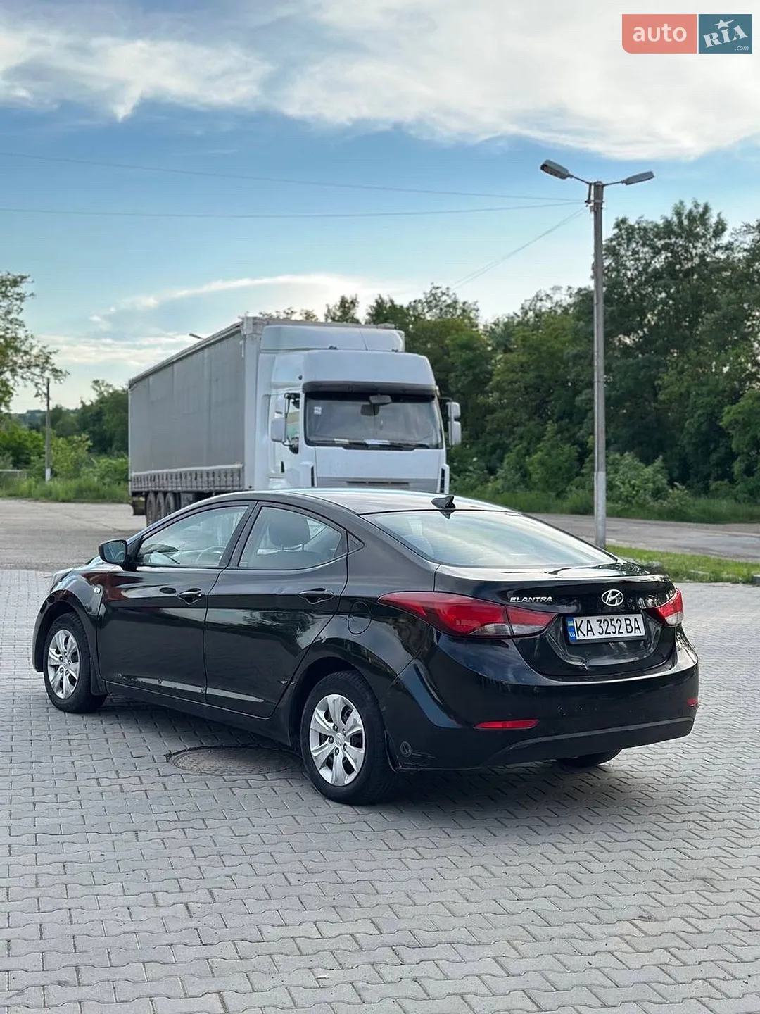 2015 Hyundai Elantra - мініатюра 5