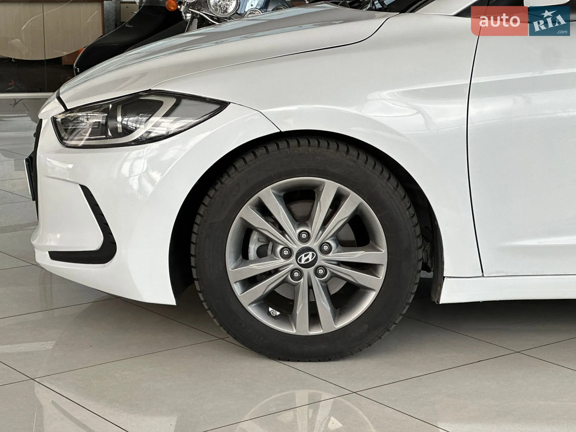 2017 Hyundai Elantra - мініатюра 9