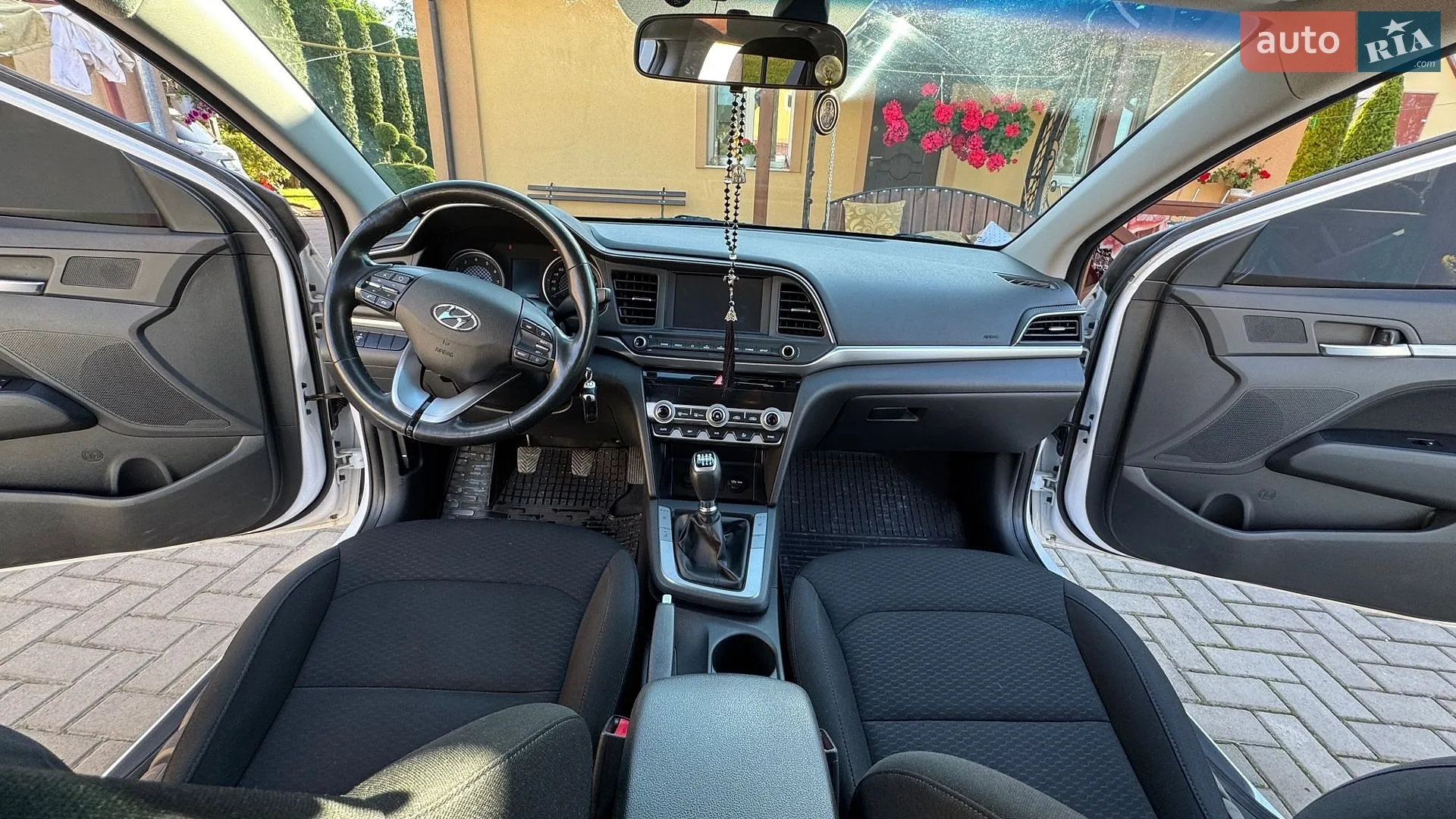 2019 Hyundai Elantra - мініатюра 11