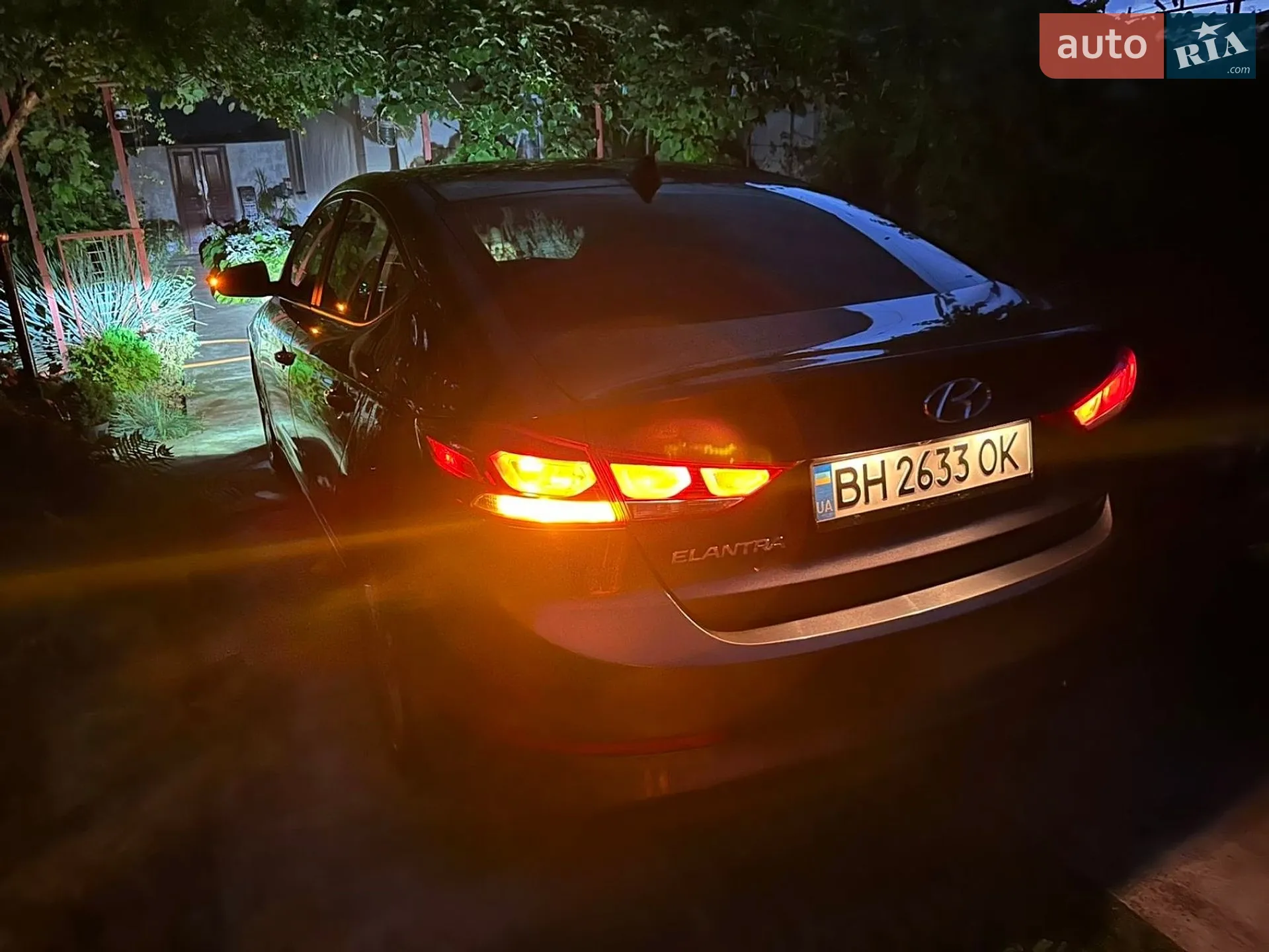 2018 Hyundai Elantra - мініатюра 17
