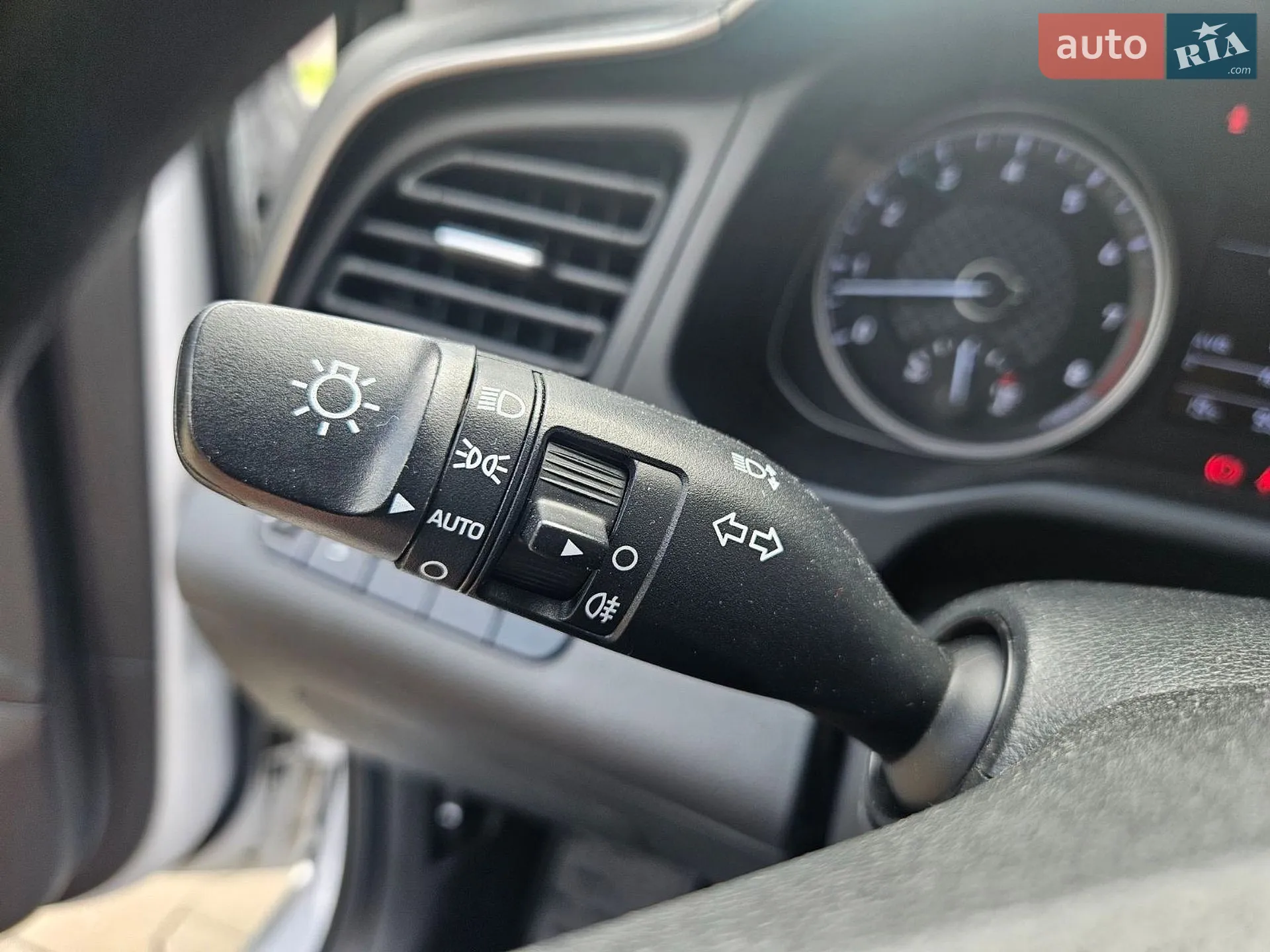 2020 Hyundai Elantra - мініатюра 29