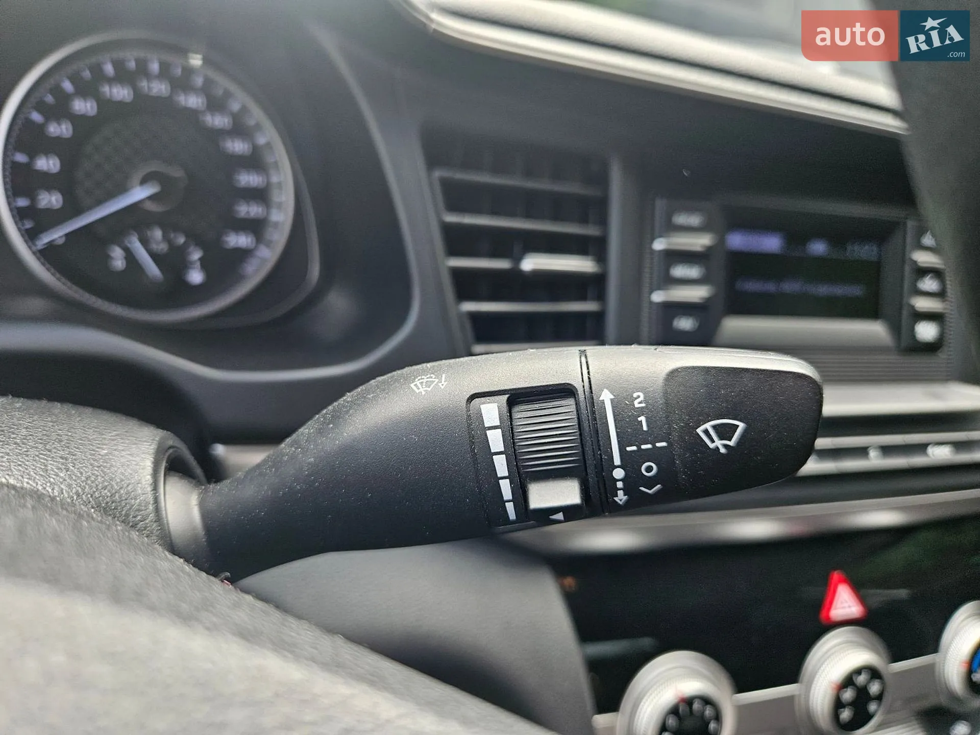 2020 Hyundai Elantra - мініатюра 30