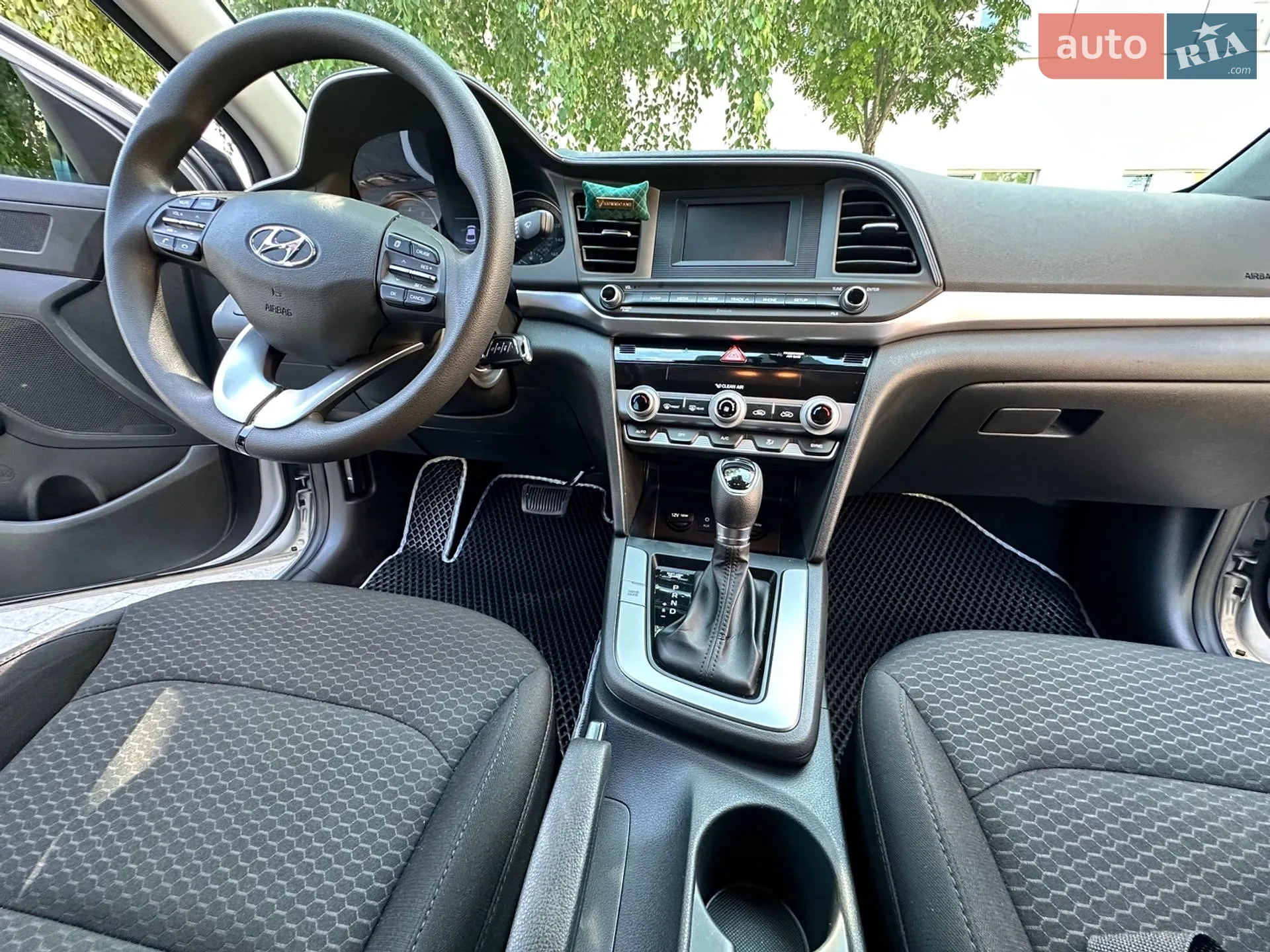 2019 Hyundai Elantra - мініатюра 13