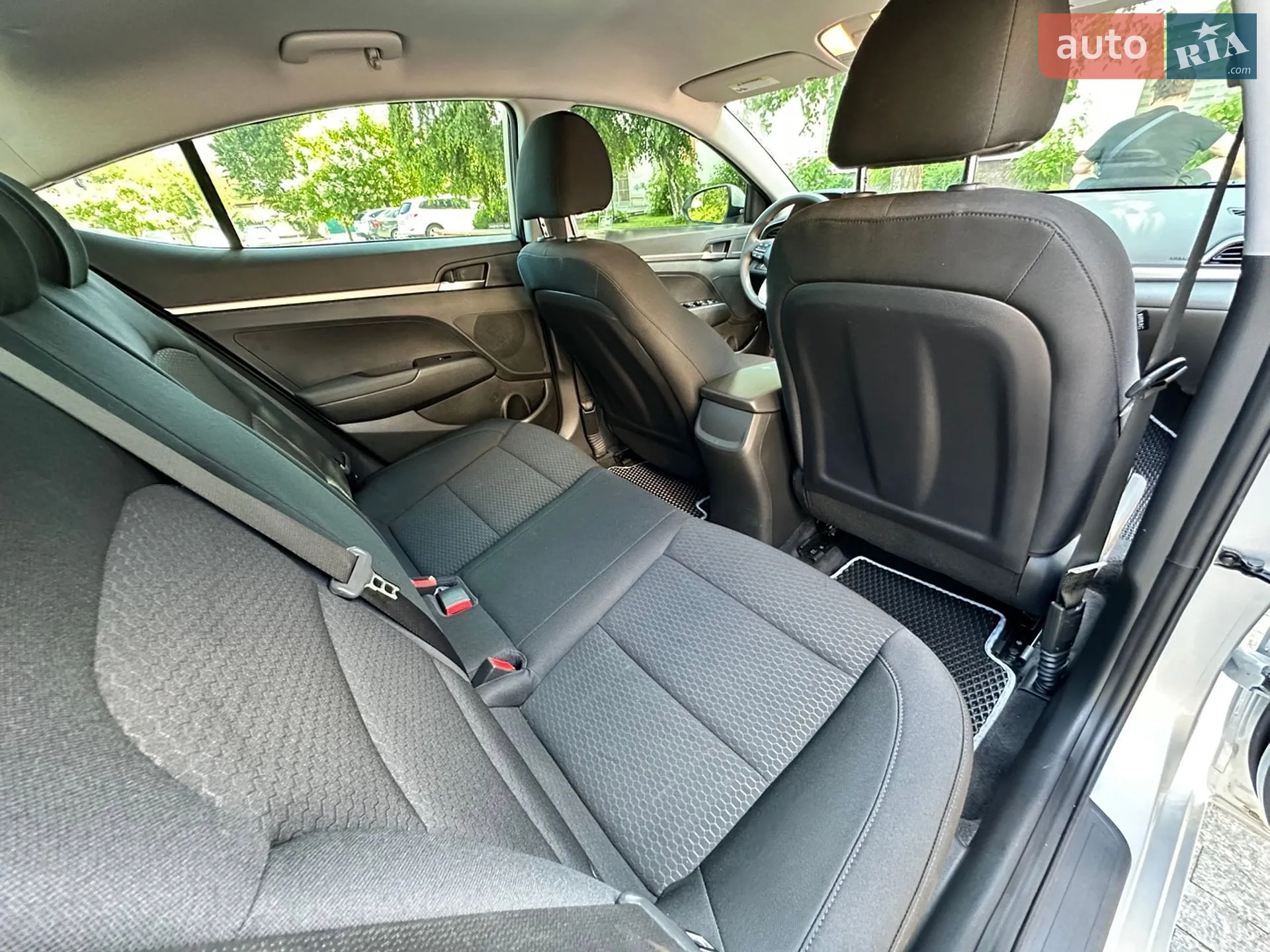 2019 Hyundai Elantra - мініатюра 18