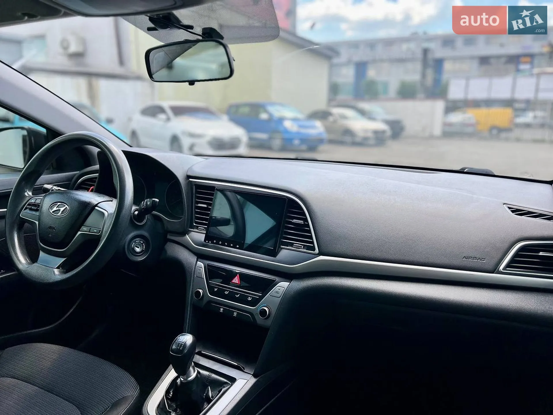 2017 Hyundai Elantra - мініатюра 19
