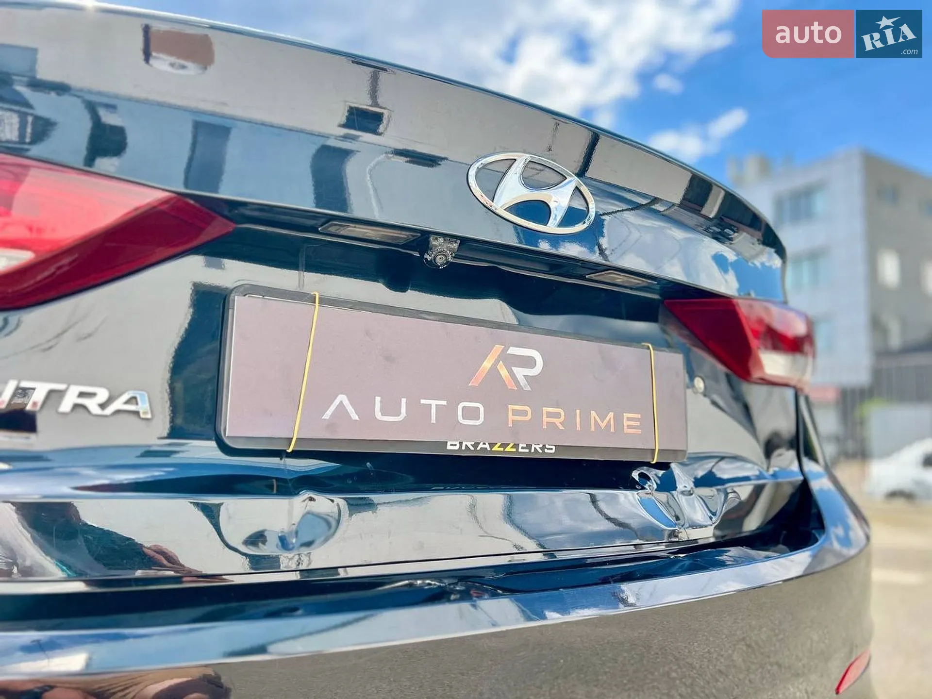 2017 Hyundai Elantra - мініатюра 32