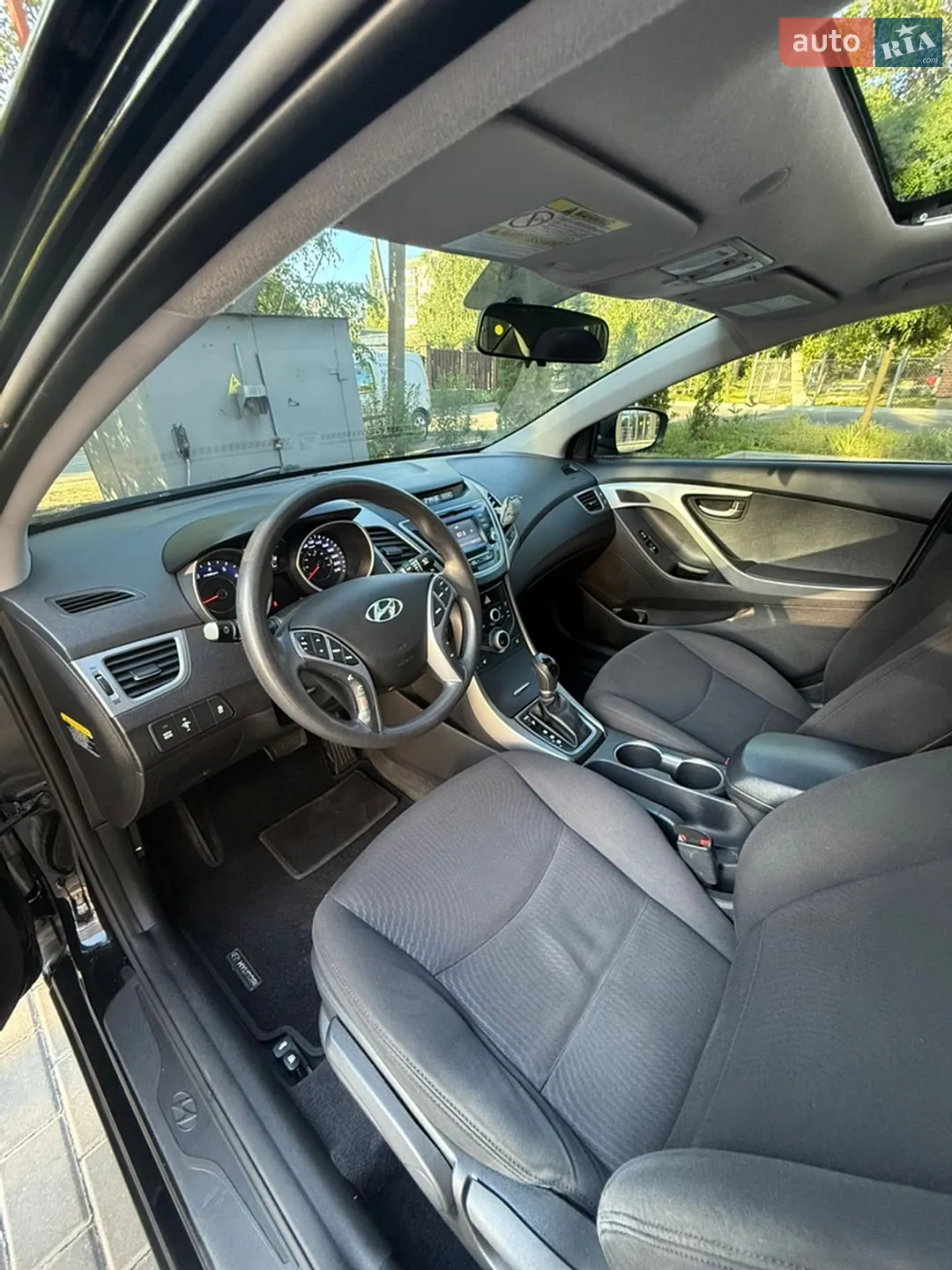 2015 Hyundai Elantra - мініатюра 11