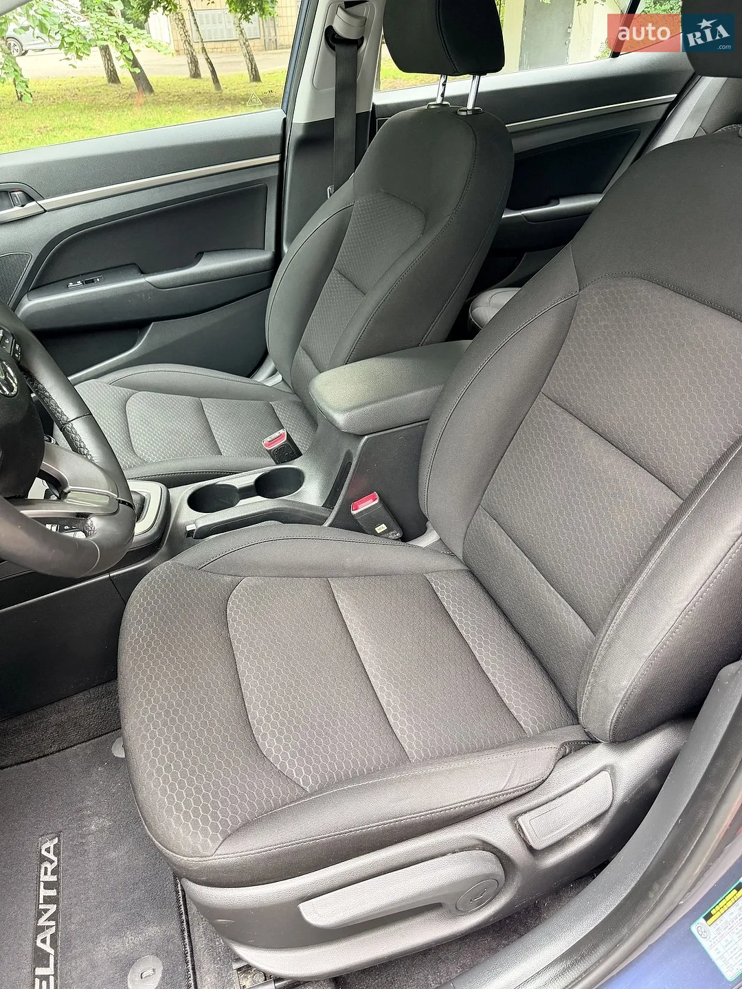 2018 Hyundai Elantra - мініатюра 15