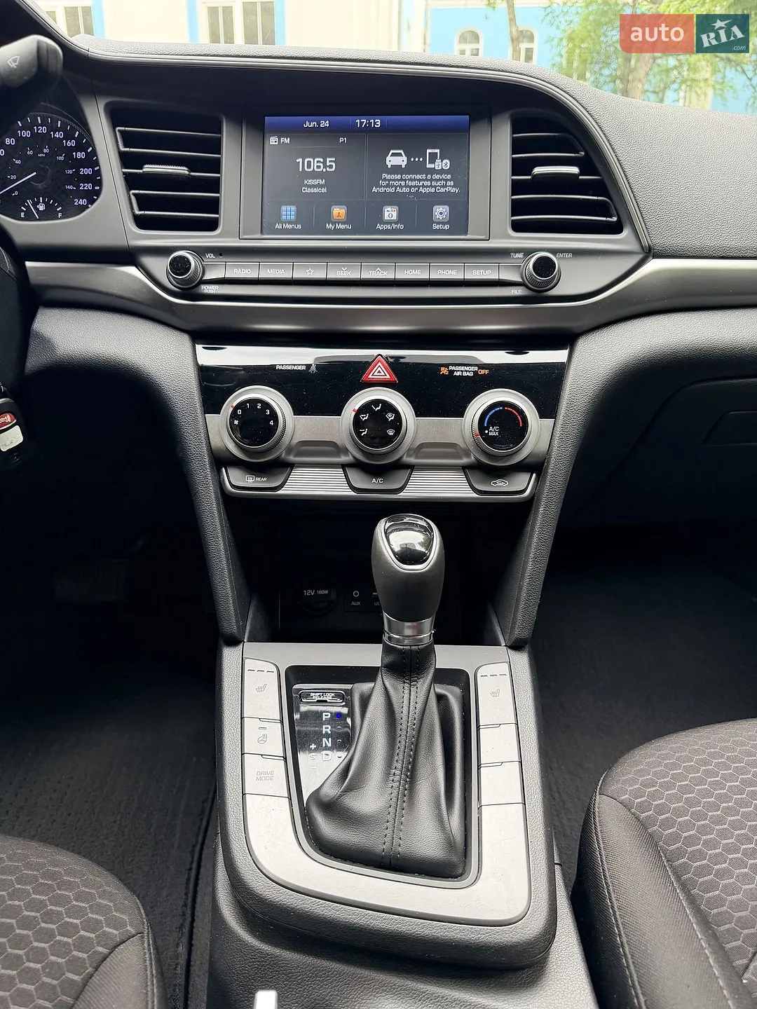 2018 Hyundai Elantra - мініатюра 18