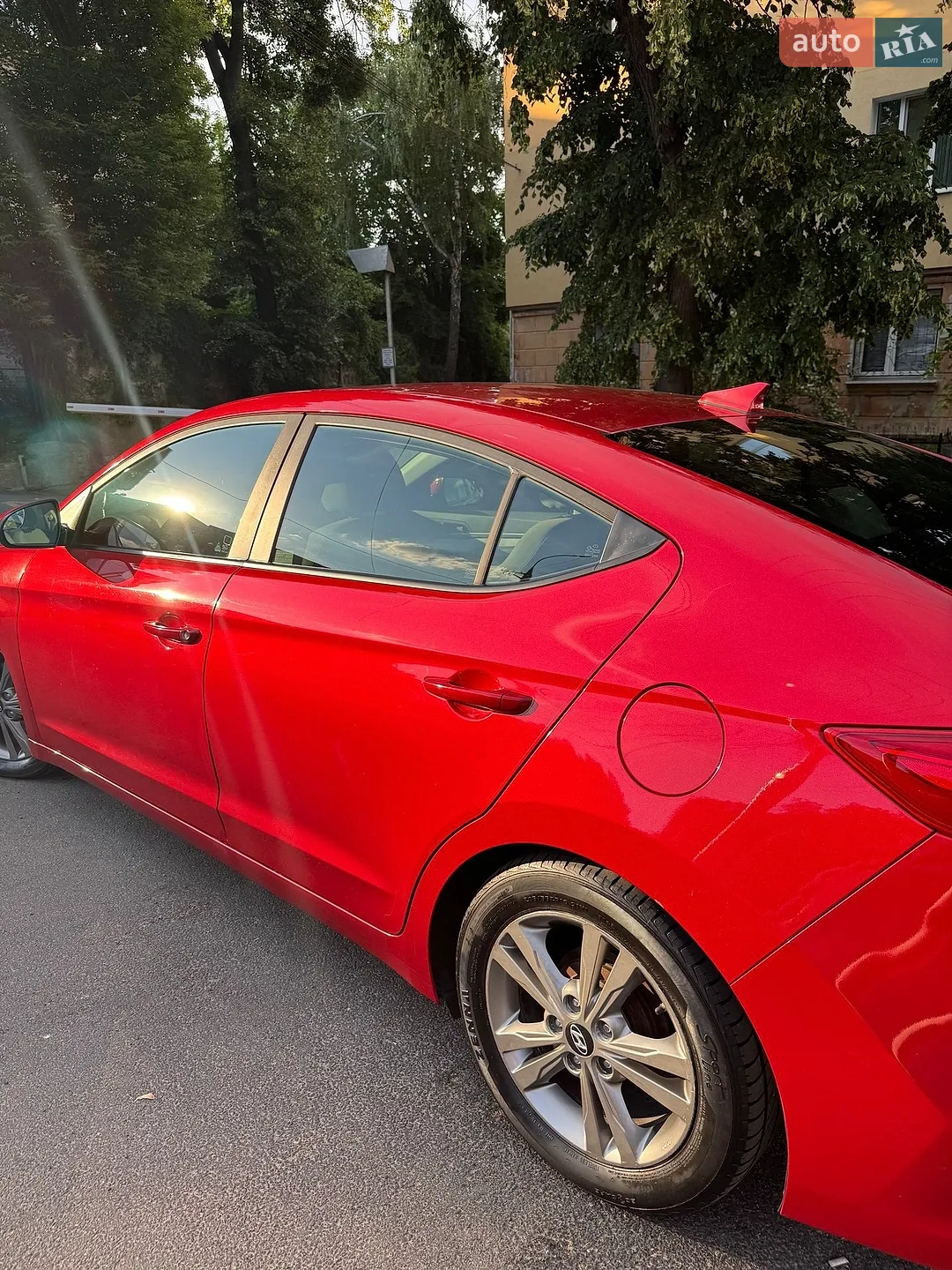 2016 Hyundai Elantra - мініатюра 8
