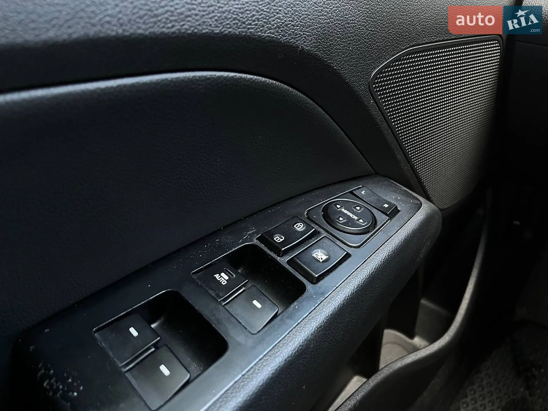 2016 Hyundai Elantra - мініатюра 18