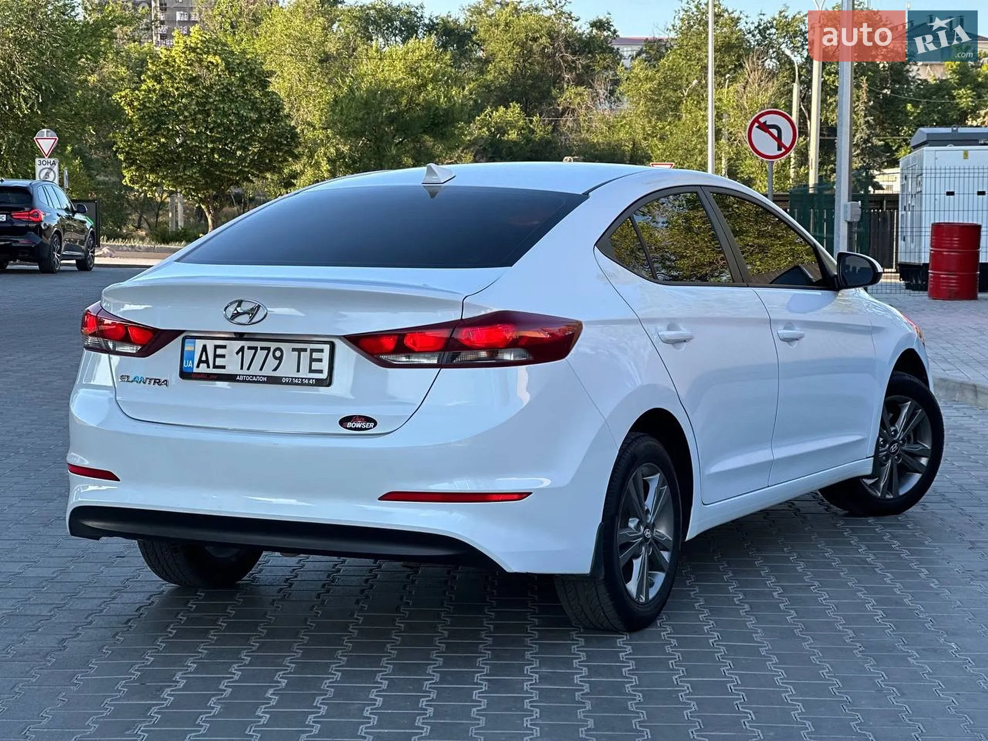 2017 Hyundai Elantra - мініатюра 4