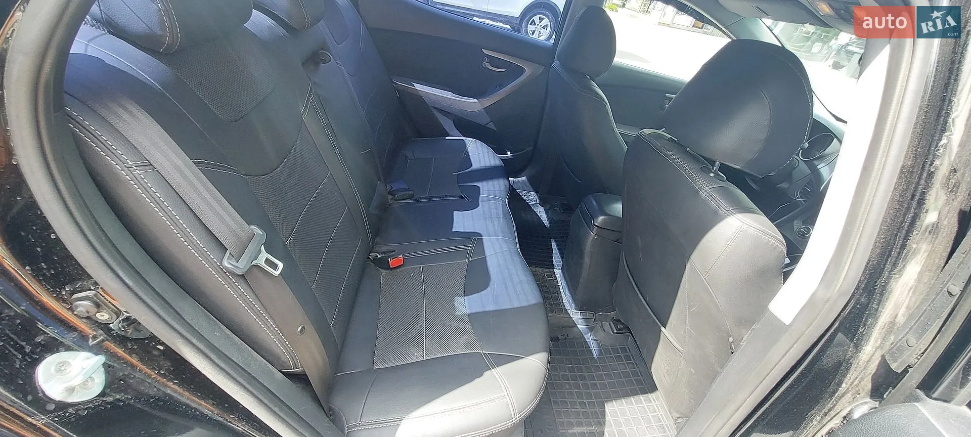 2013 Hyundai Elantra - мініатюра 15