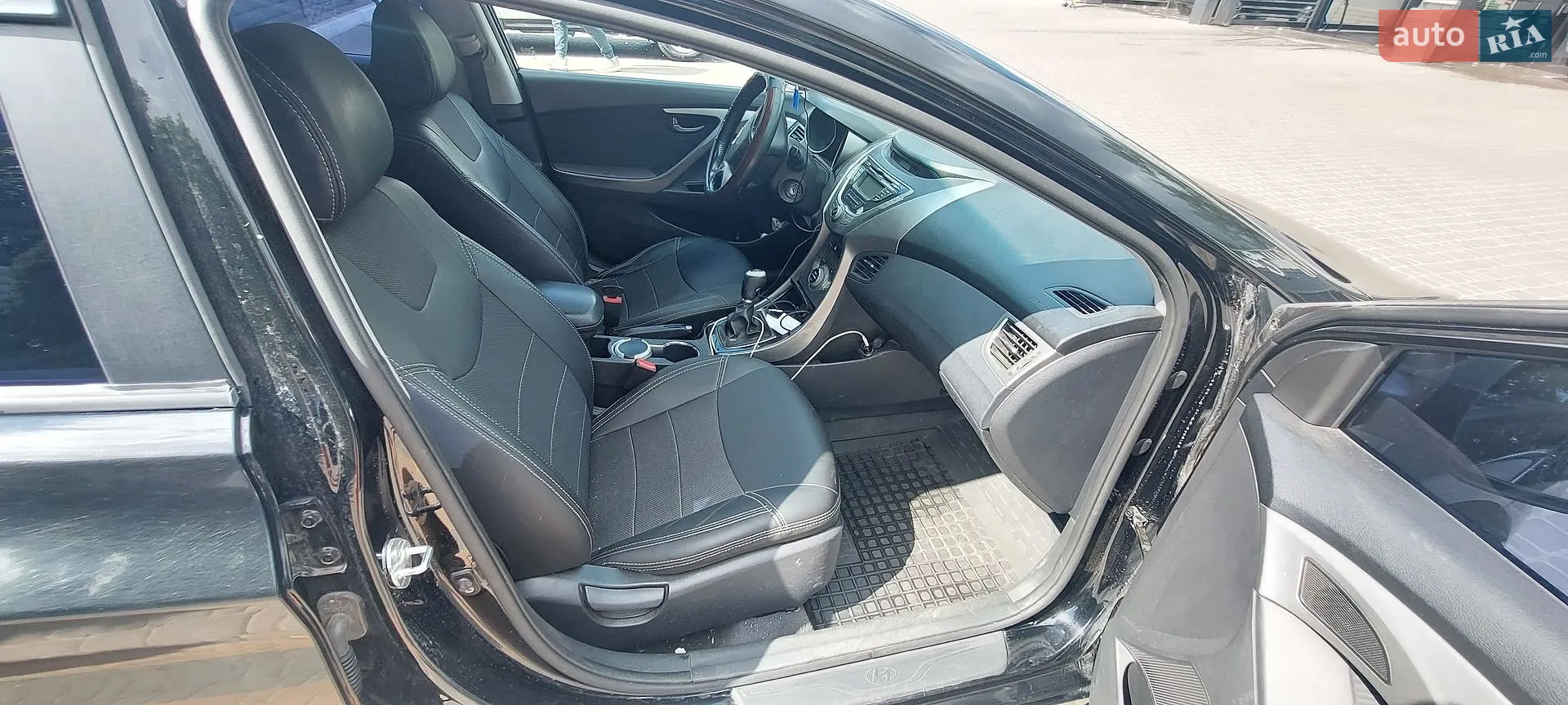 2013 Hyundai Elantra - мініатюра 18