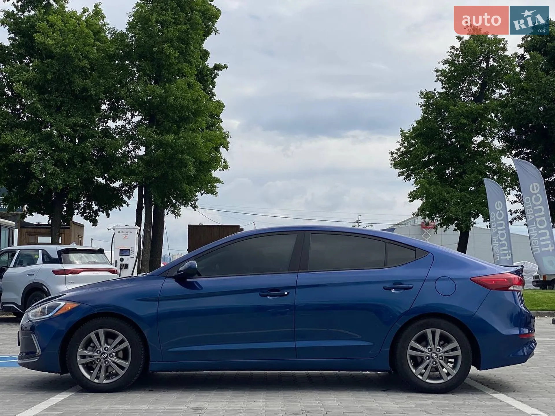 2018 Hyundai Elantra - мініатюра 9