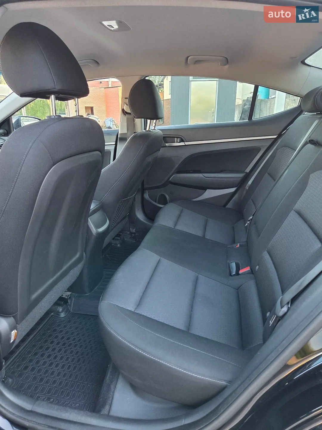 2018 Hyundai Elantra - мініатюра 18