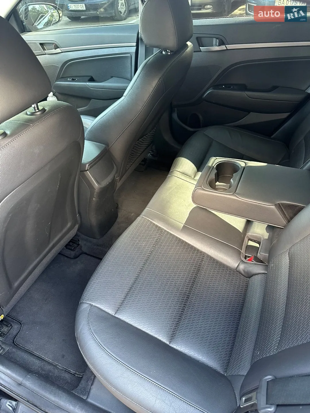 2016 Hyundai Elantra - мініатюра 11