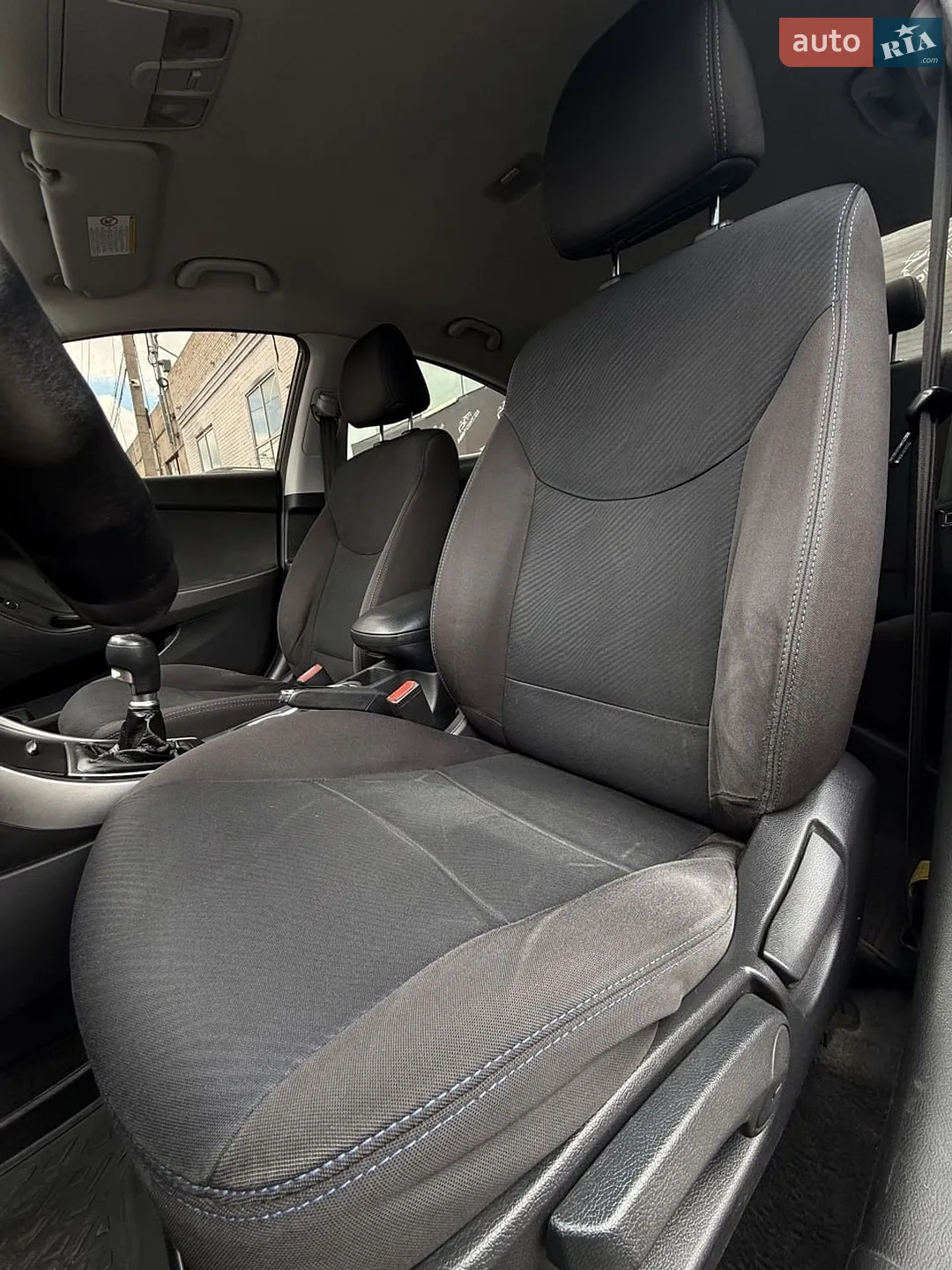 2013 Hyundai Elantra - мініатюра 17