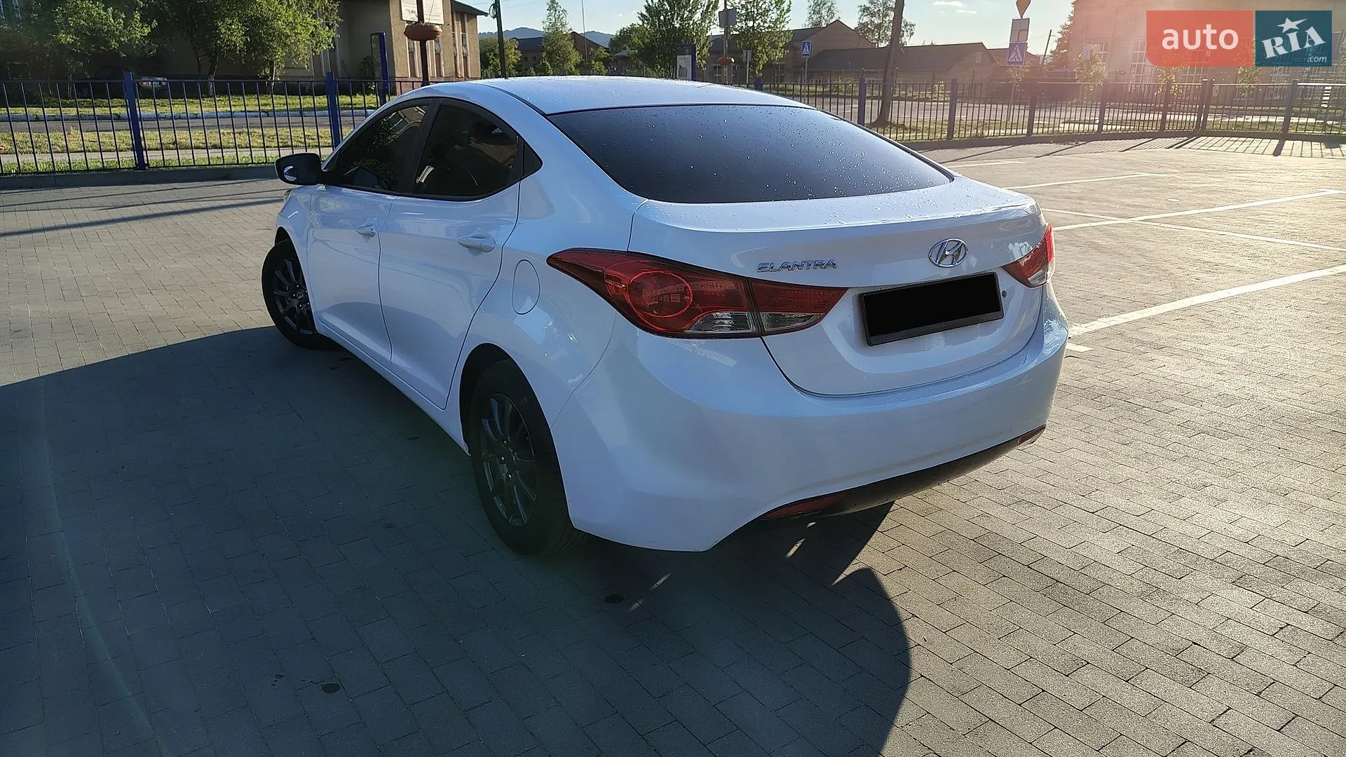 2013 Hyundai Elantra - мініатюра 13