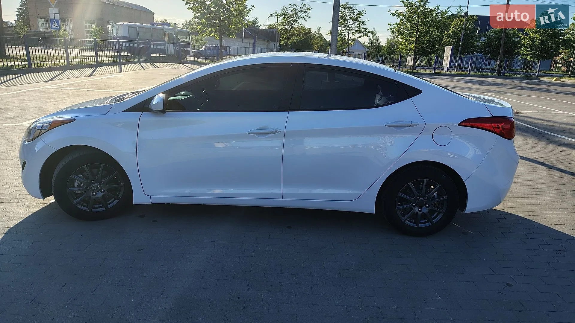 2013 Hyundai Elantra - мініатюра 14