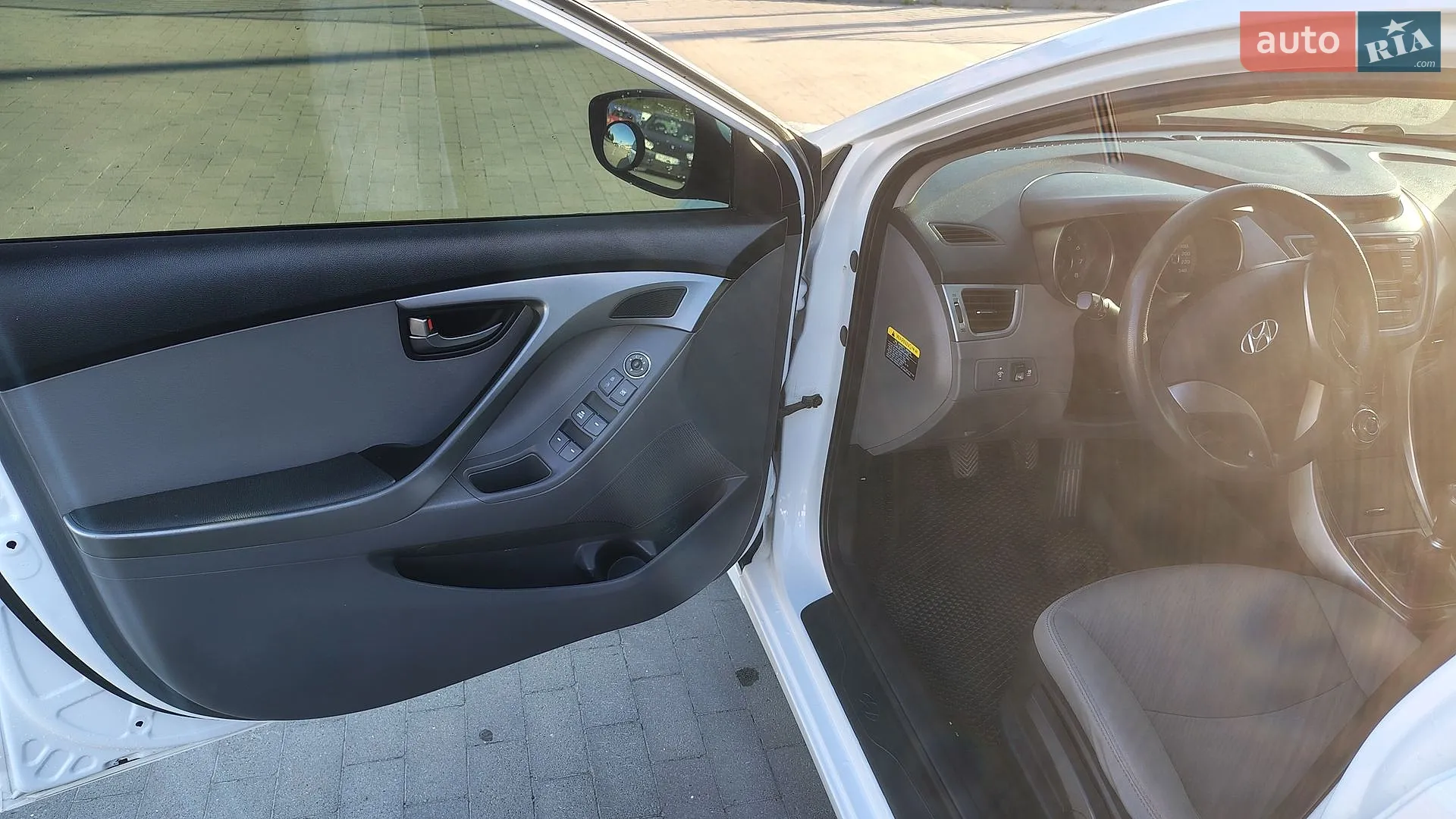2013 Hyundai Elantra - мініатюра 20