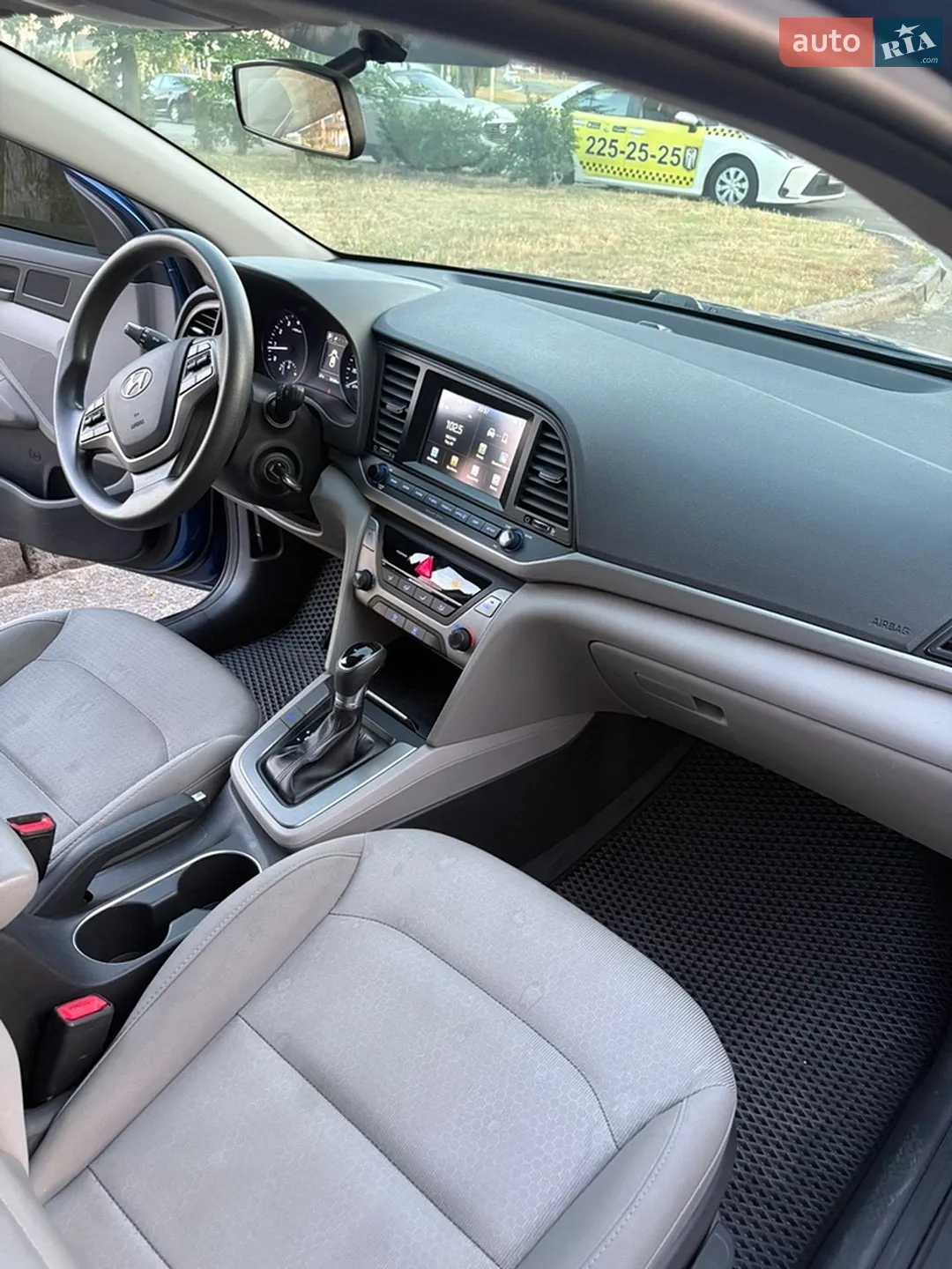 2017 Hyundai Elantra - мініатюра 14