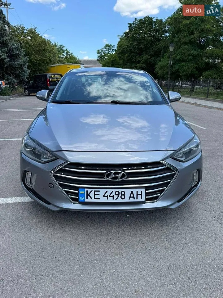 2015 Hyundai Elantra - мініатюра 17