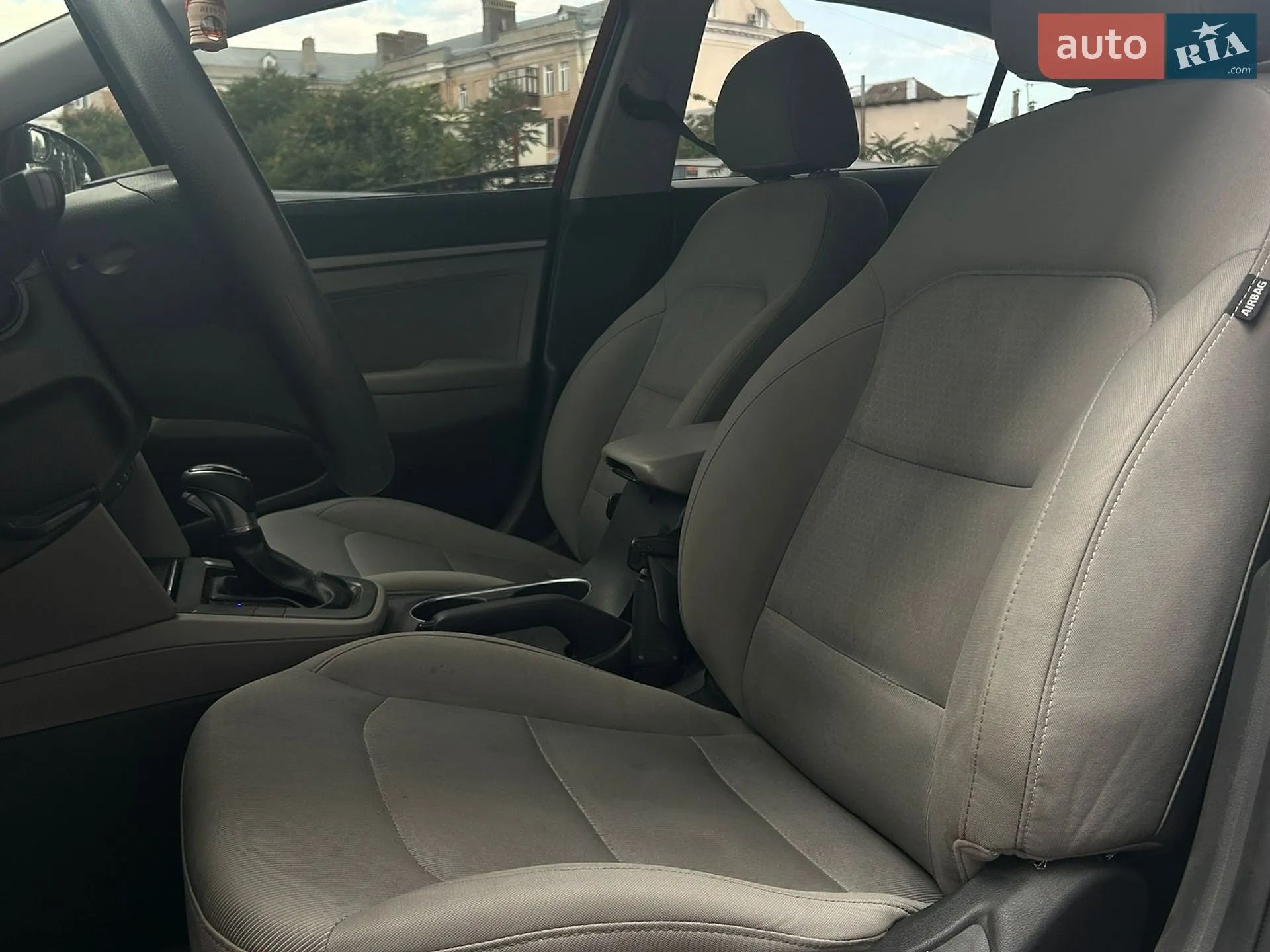 2016 Hyundai Elantra - мініатюра 9