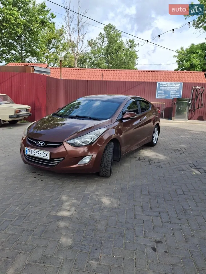 2014 Hyundai Elantra - мініатюра 5