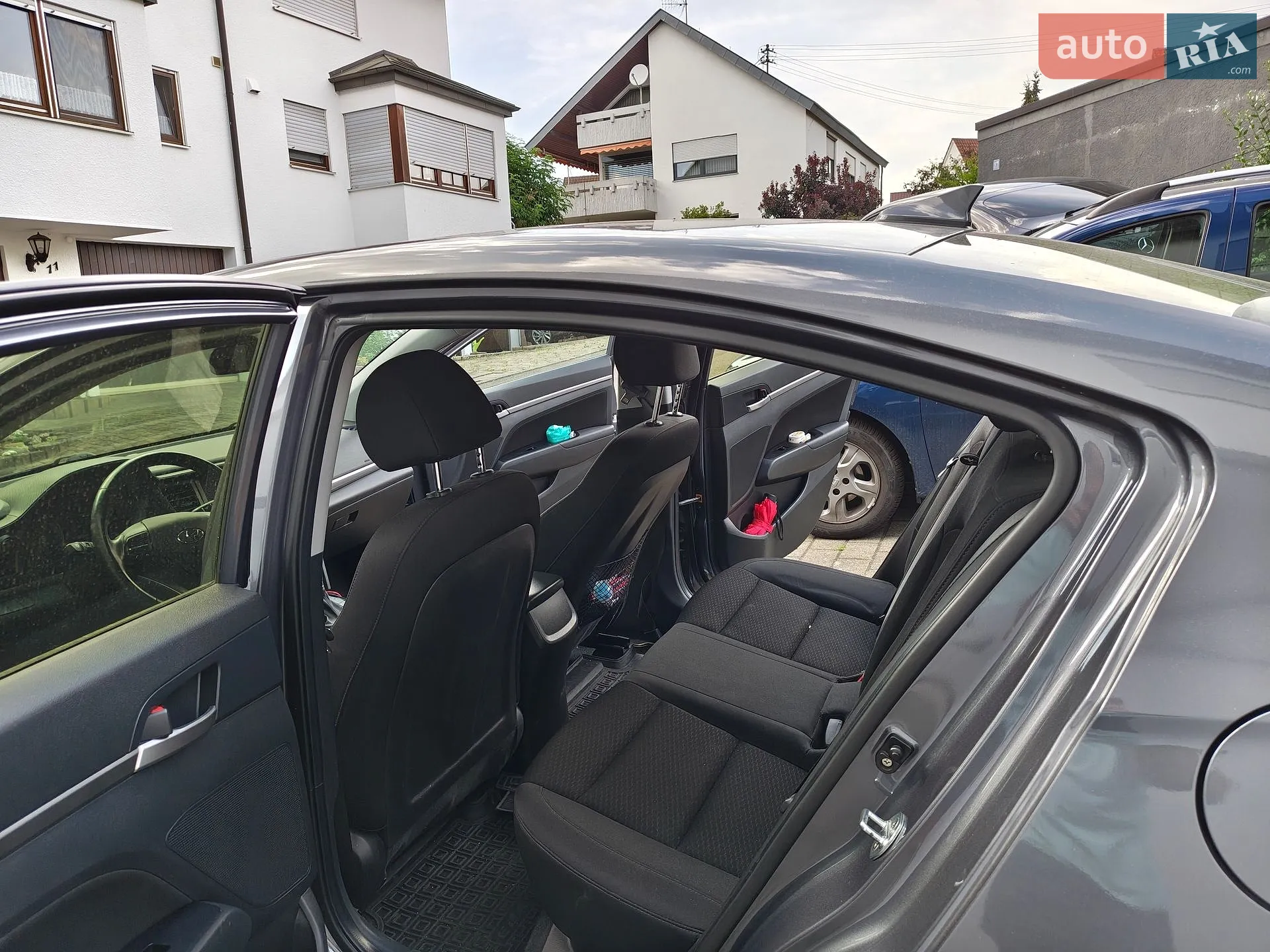 2019 Hyundai Elantra - мініатюра 9
