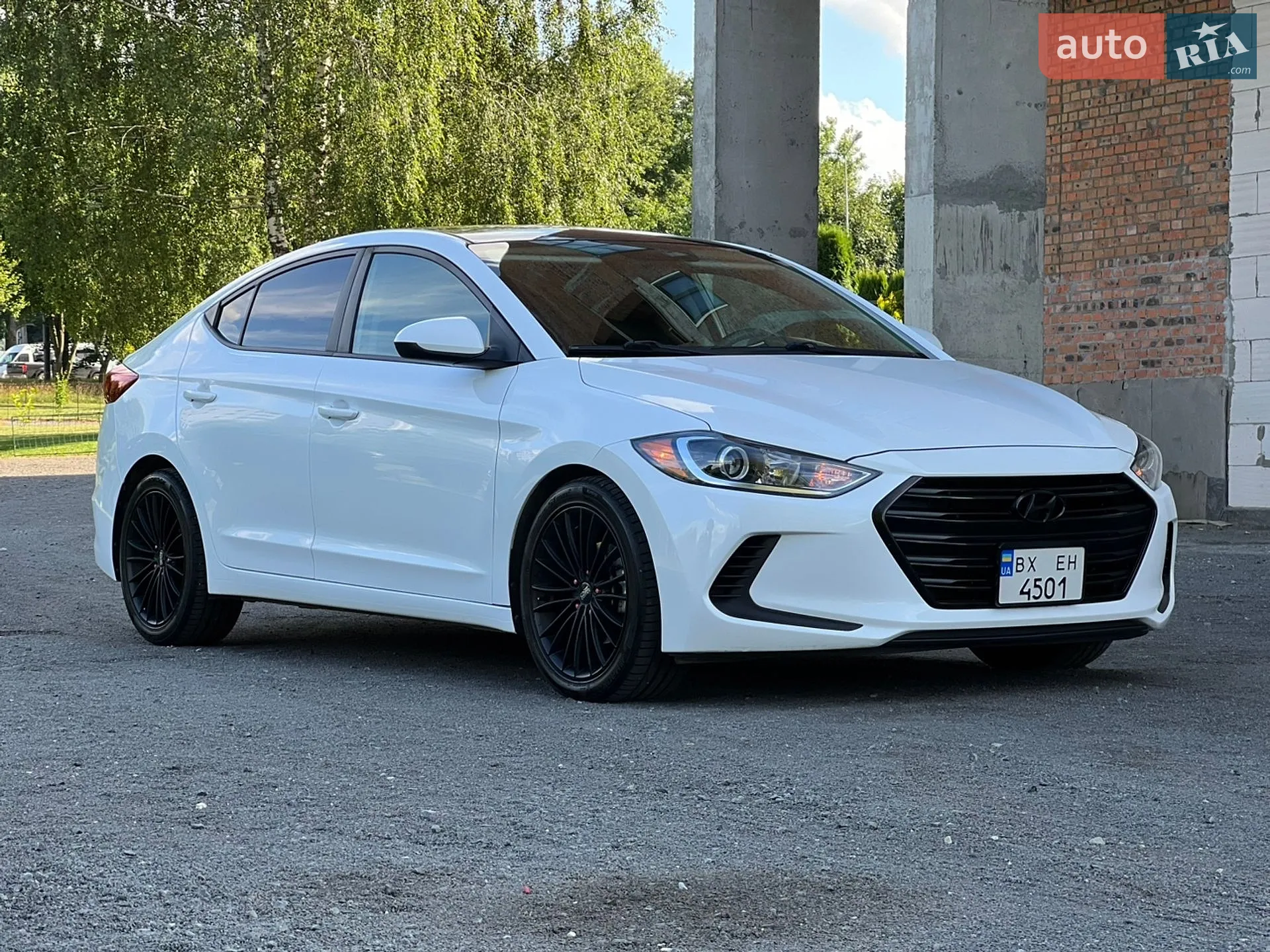 2017 Hyundai Elantra - мініатюра 17