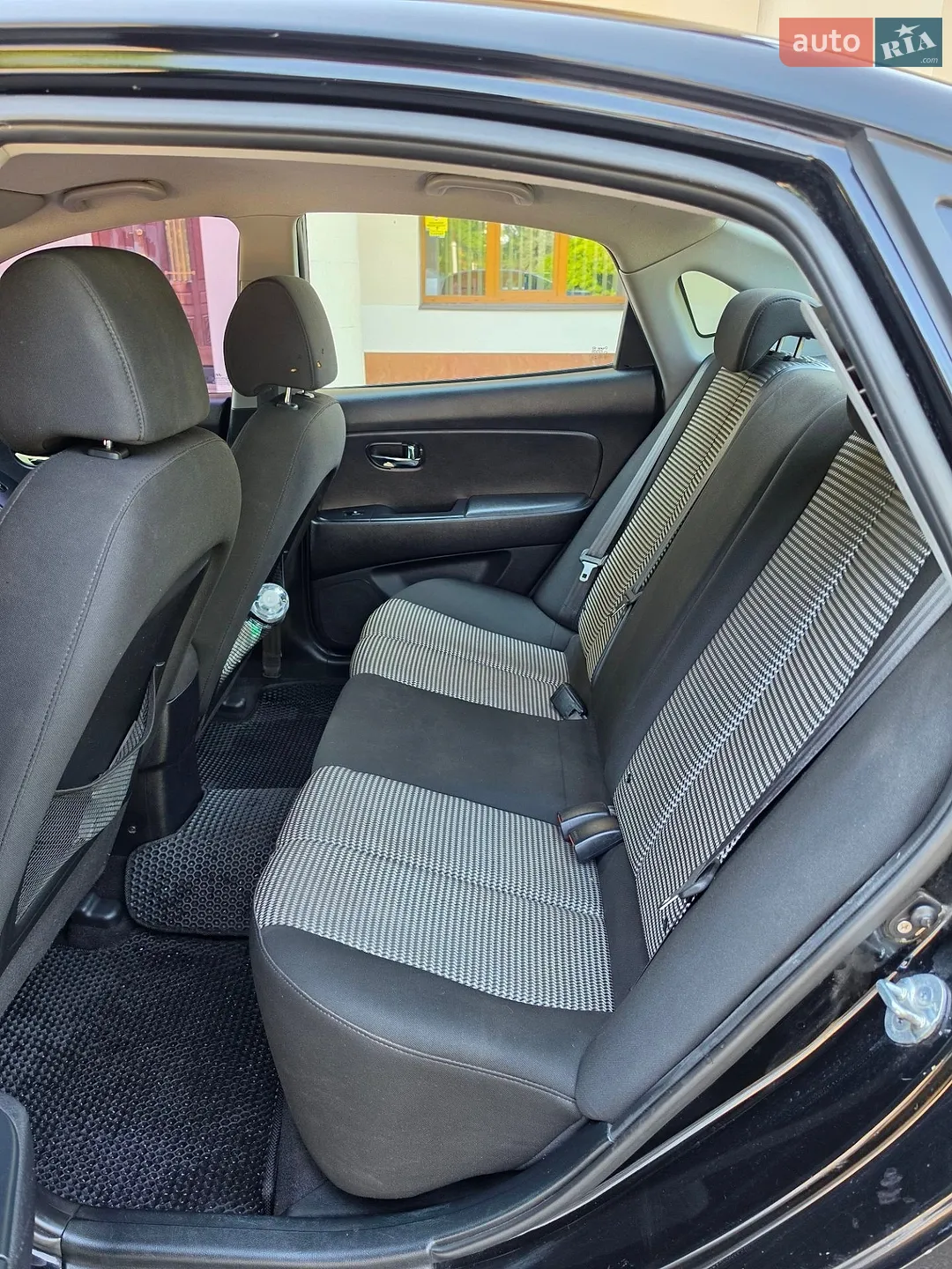 2010 Hyundai Elantra - мініатюра 17