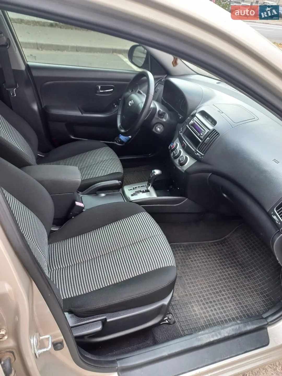 2010 Hyundai Elantra - мініатюра 5