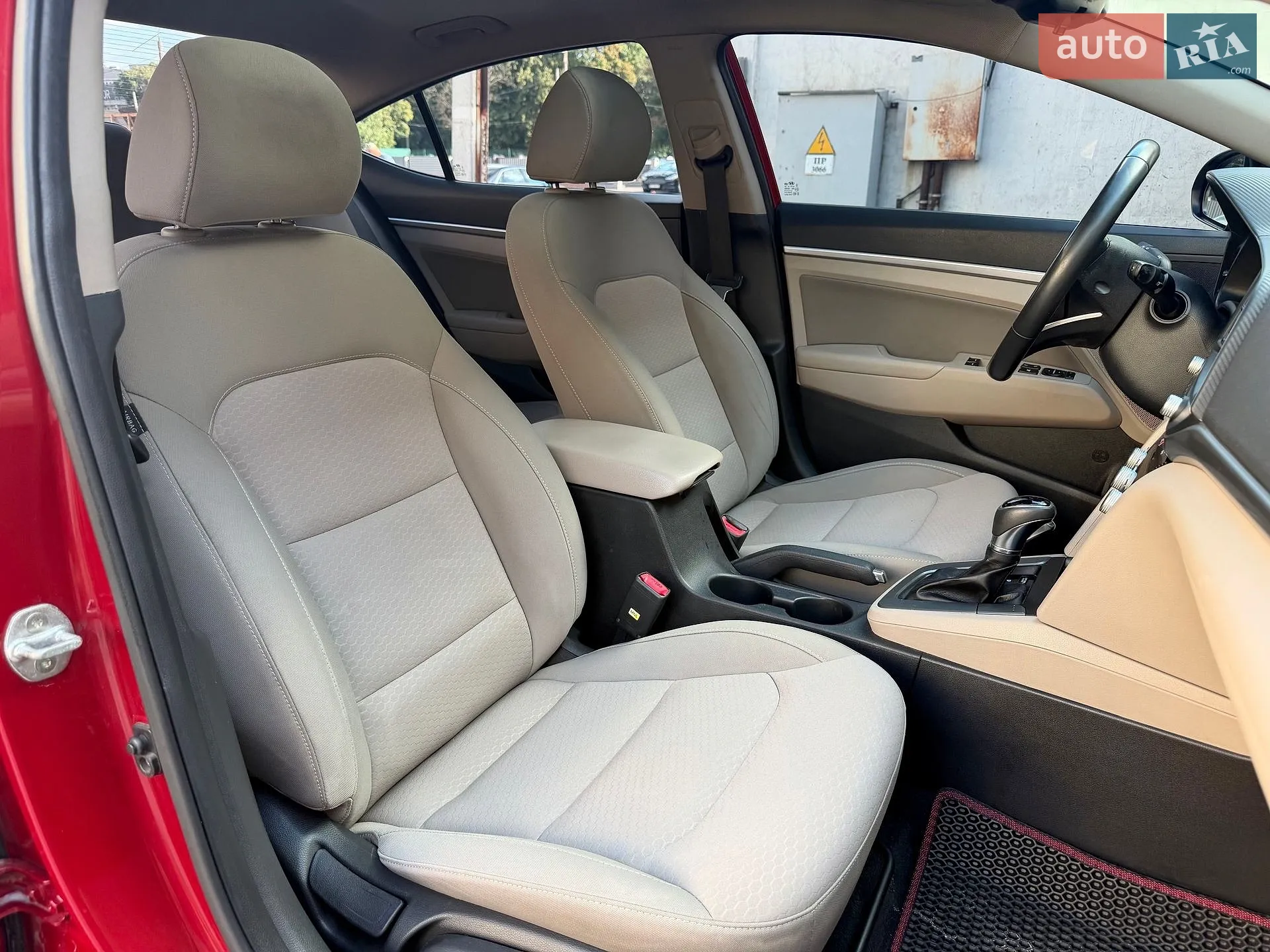 2019 Hyundai Elantra - мініатюра 10