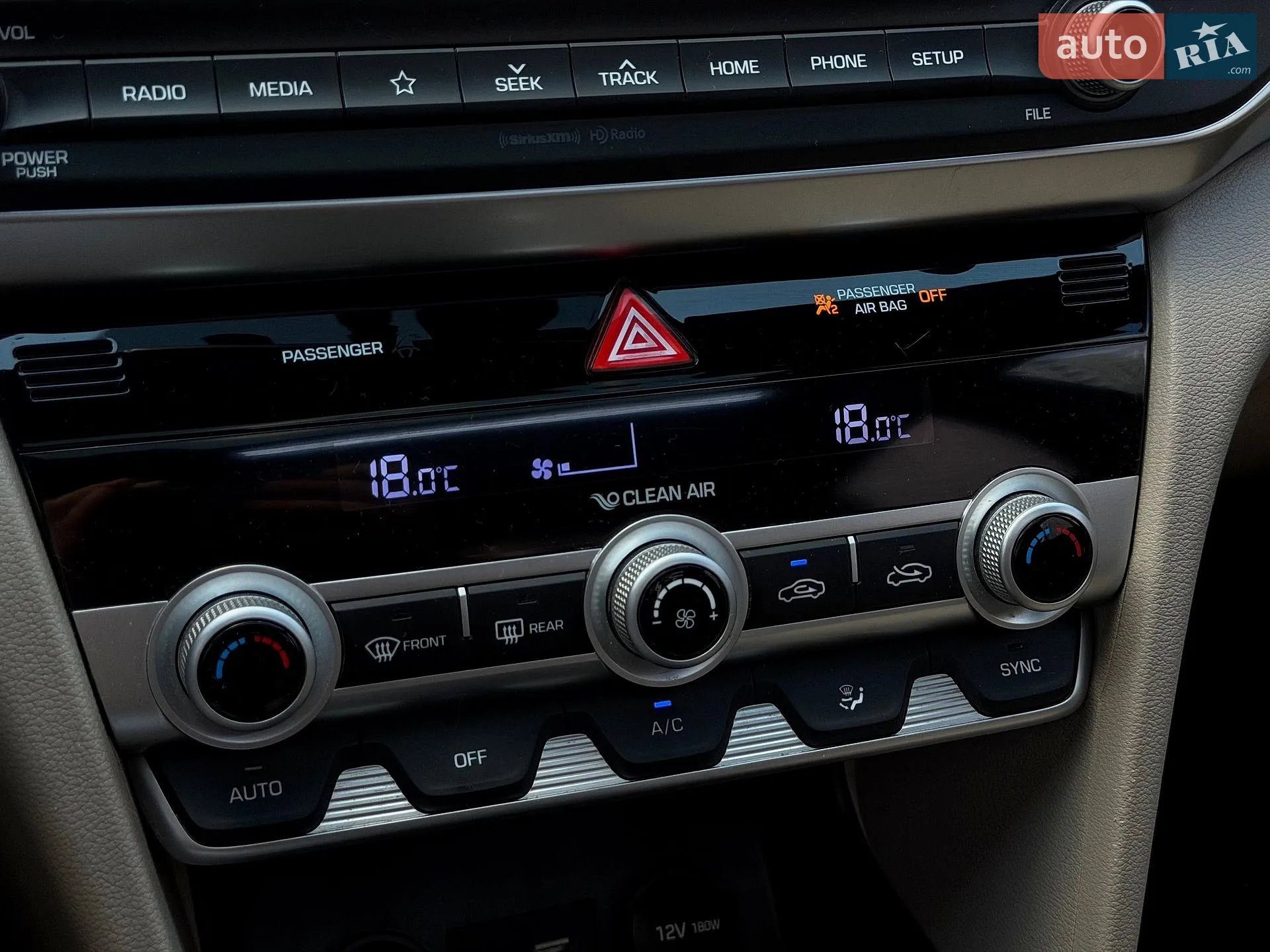 2019 Hyundai Elantra - мініатюра 18