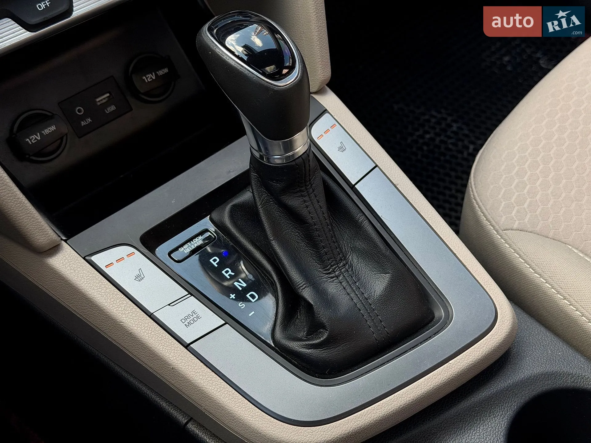 2019 Hyundai Elantra - мініатюра 19
