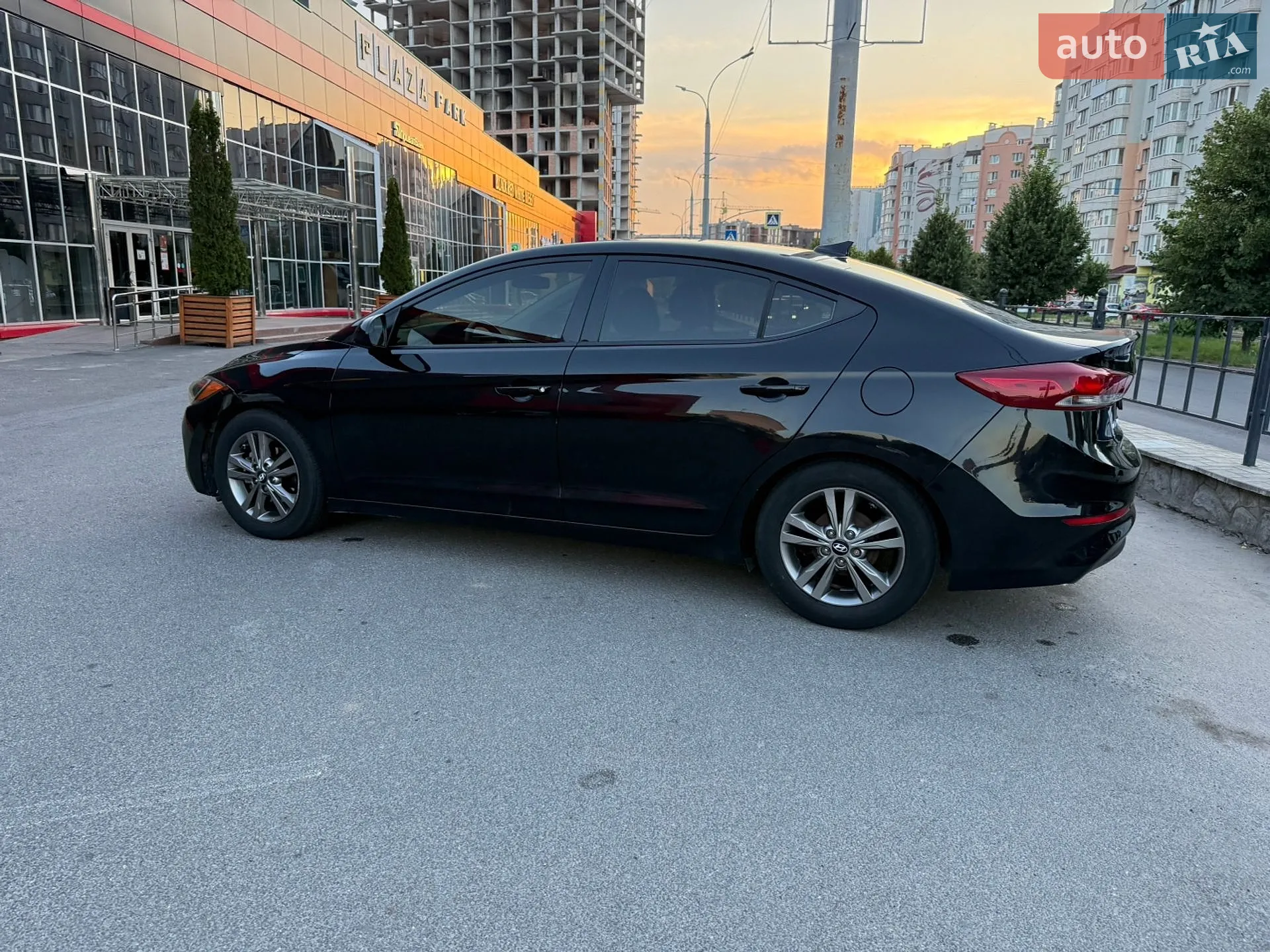 2016 Hyundai Elantra - мініатюра 12