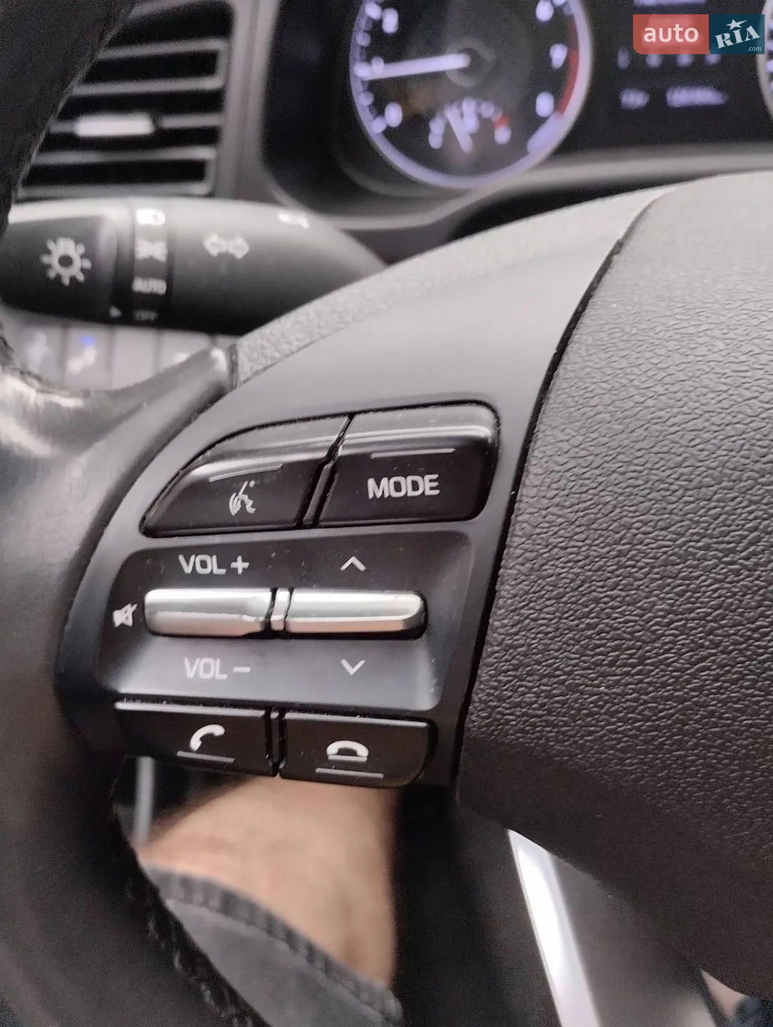 2019 Hyundai Elantra - мініатюра 12